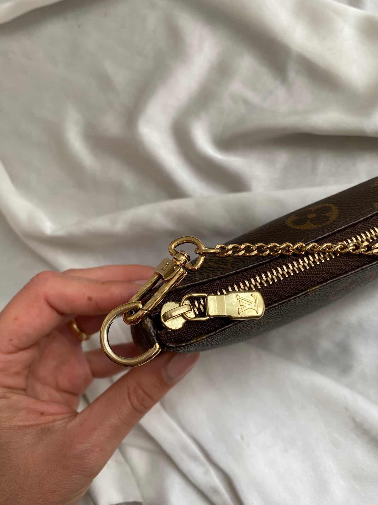 Louis Vuitton mini pochette accessoire classic monogram
