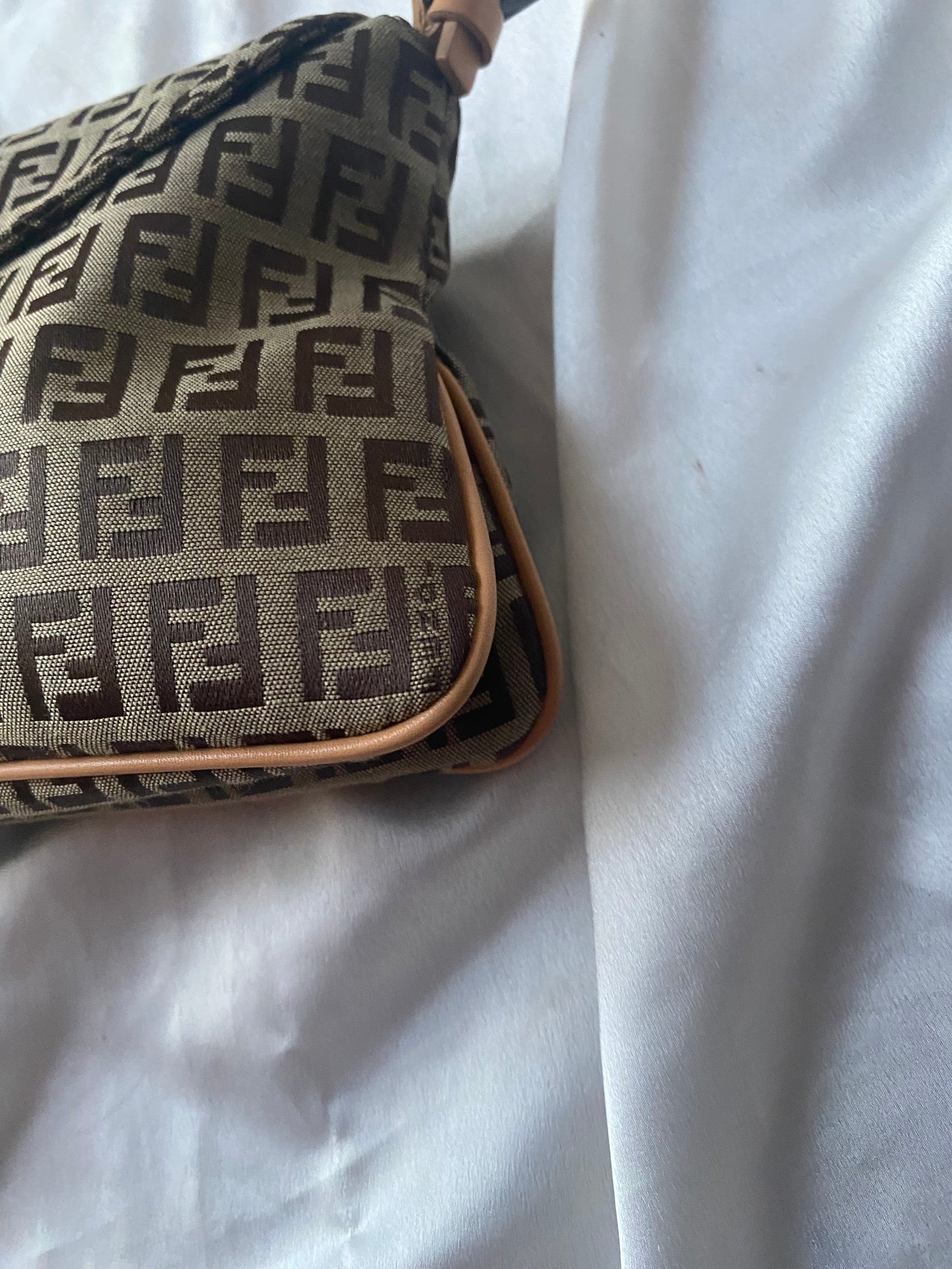 Fendi baguette double flap beige