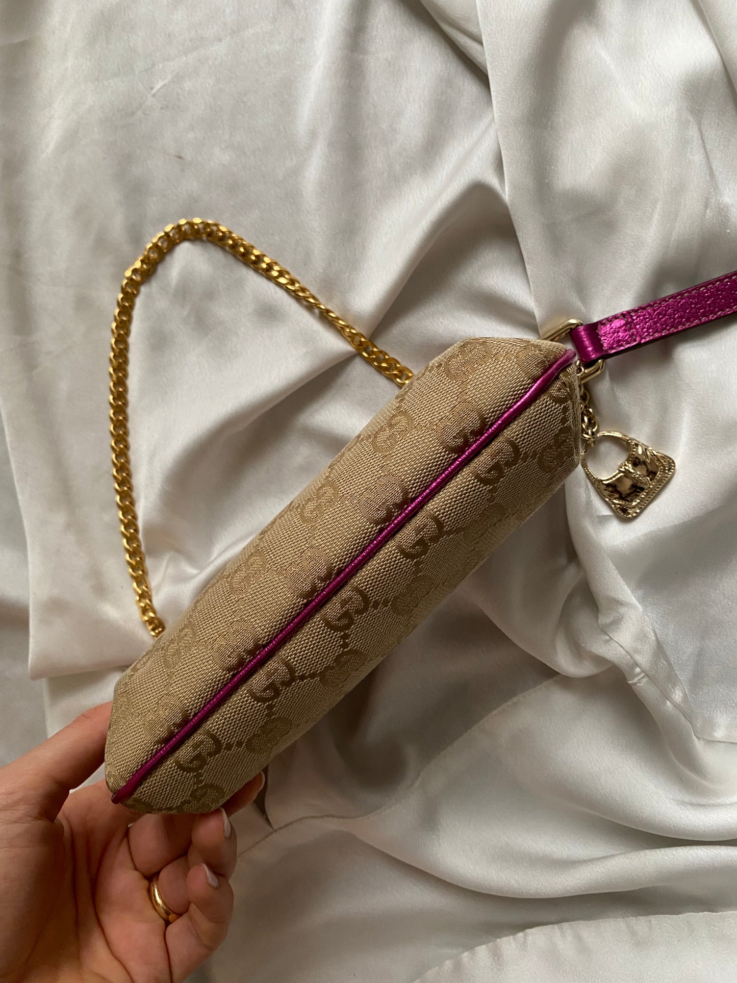 Gucci pochette monogram beige e fucsia