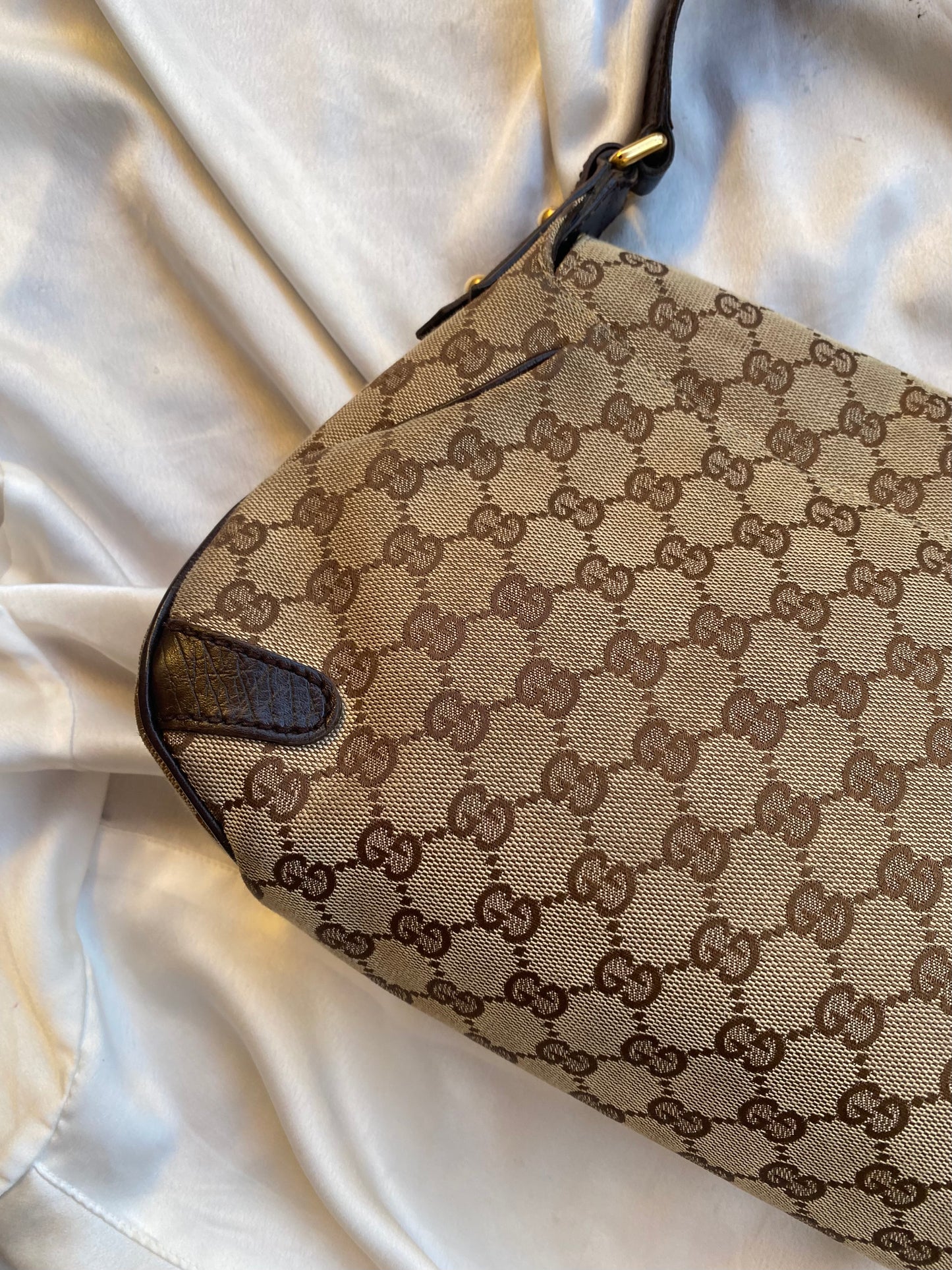 Gucci horsebit monogram beige