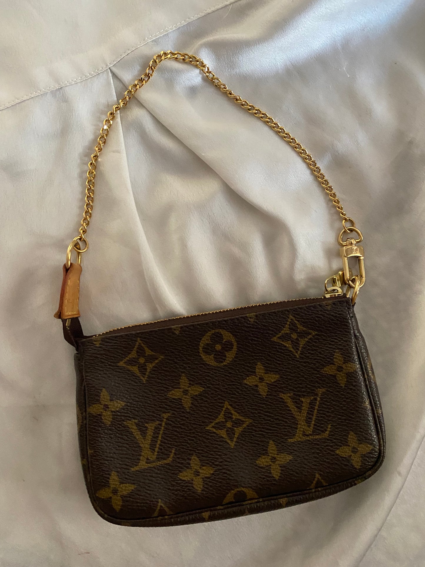 Louis Vuitton mini pochette accessoire monogram