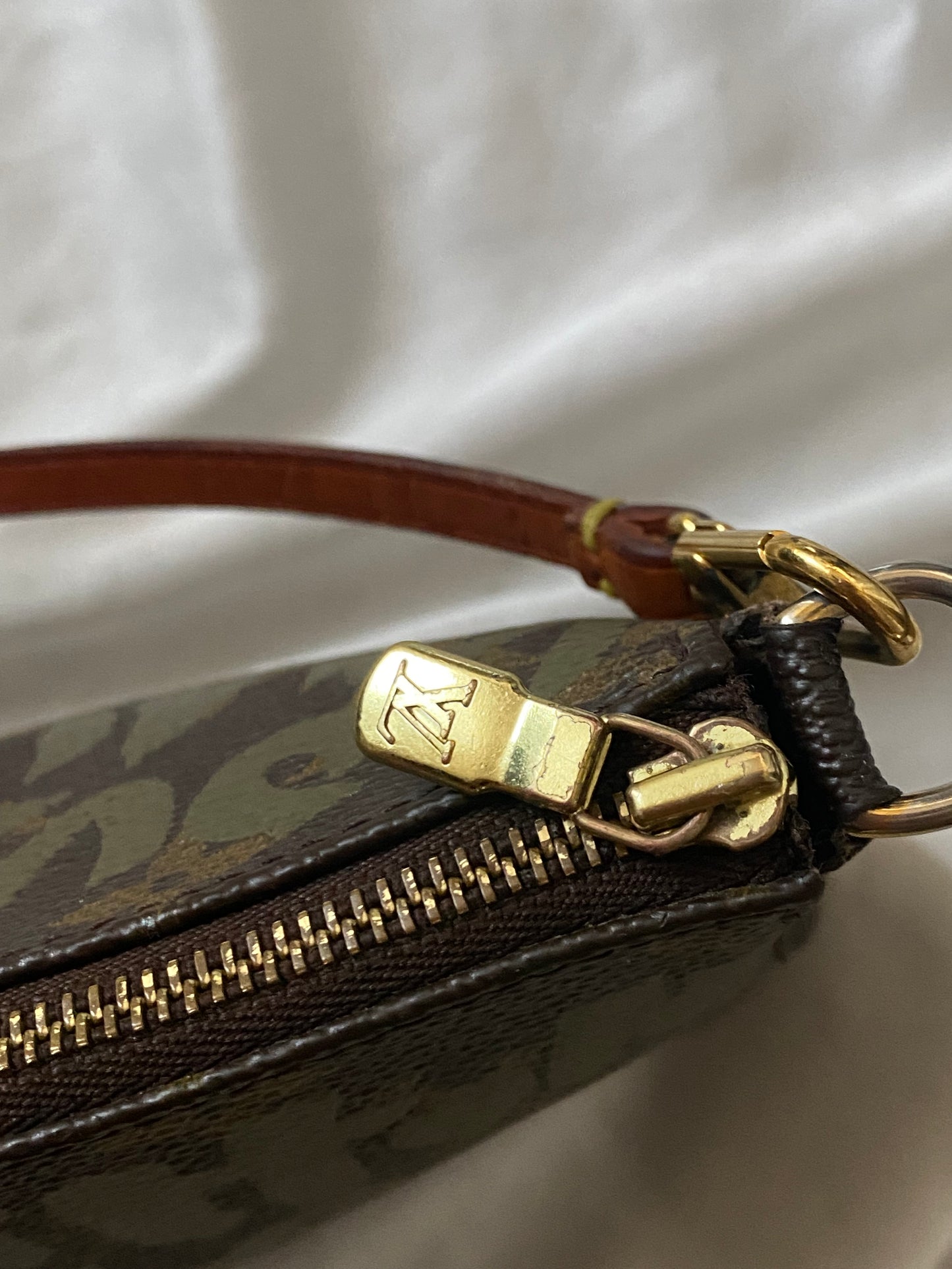 Louis Vuitton x Stephen Sprouse pochette accessoire green graffiti