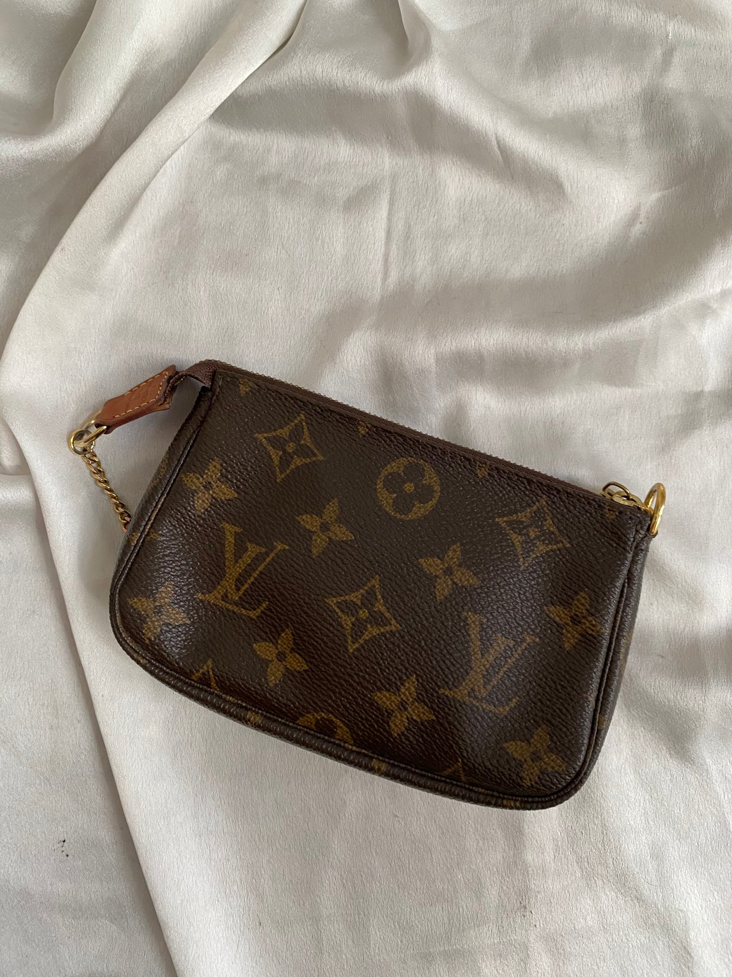 Louis Vuitton mini pochette accessoire monogram