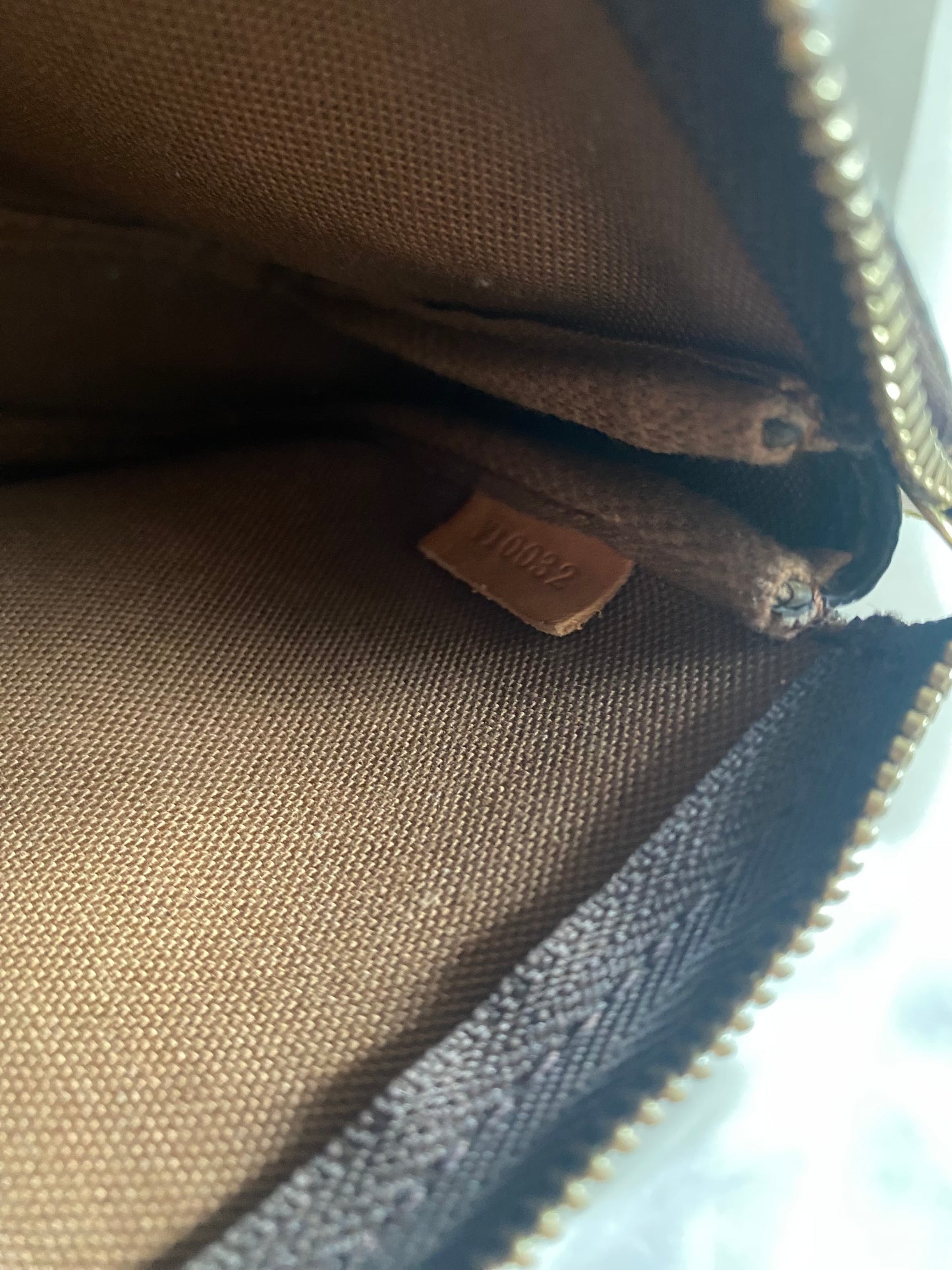 Louis Vuitton pochette accessoire ottime condizioni