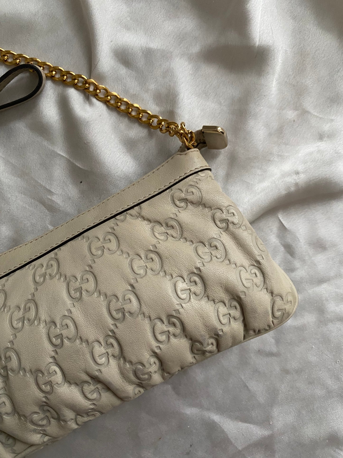 Gucci Pochette monogram panna pelle con maxi logo