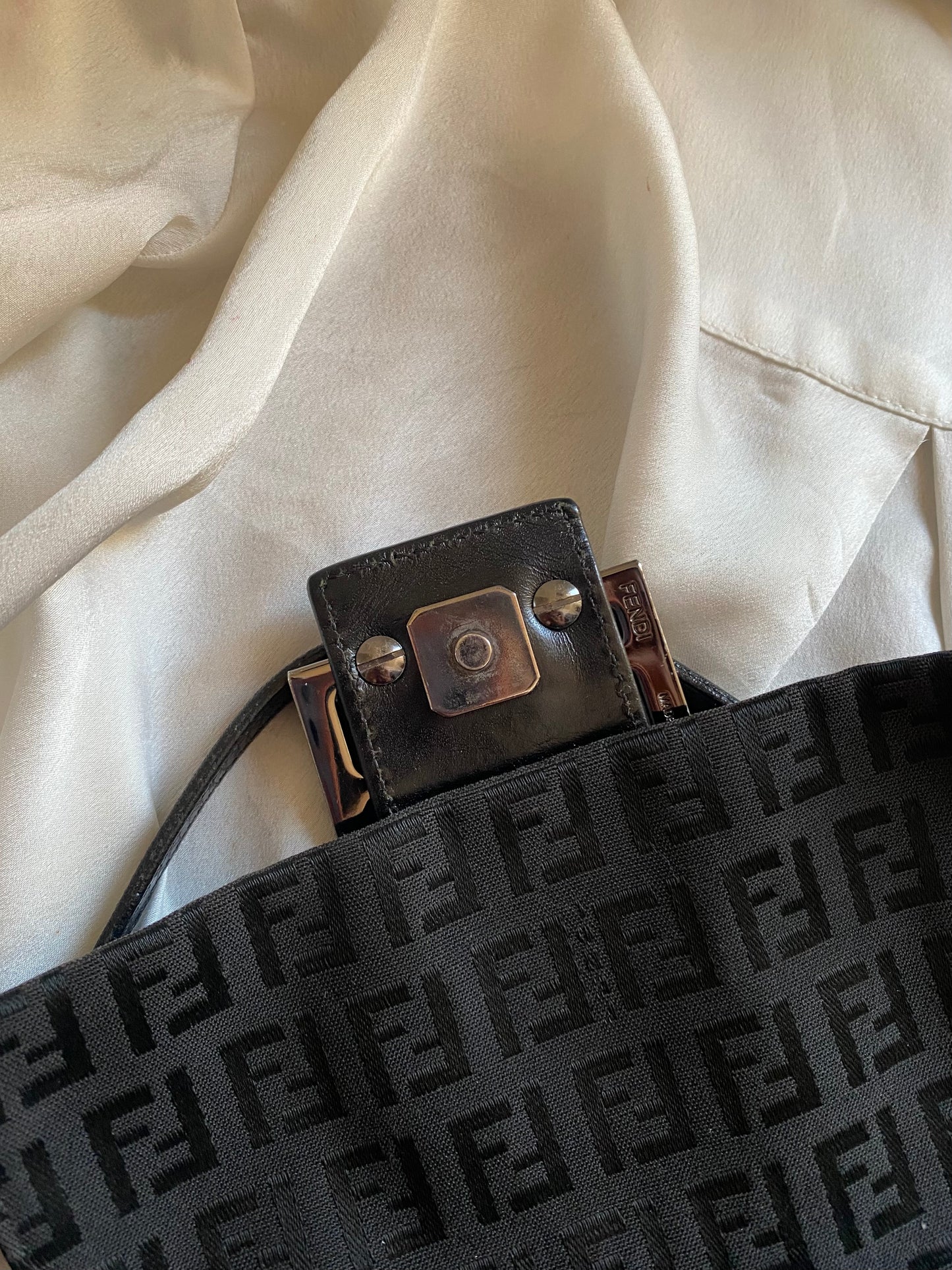 Fendi mini mamma baguette