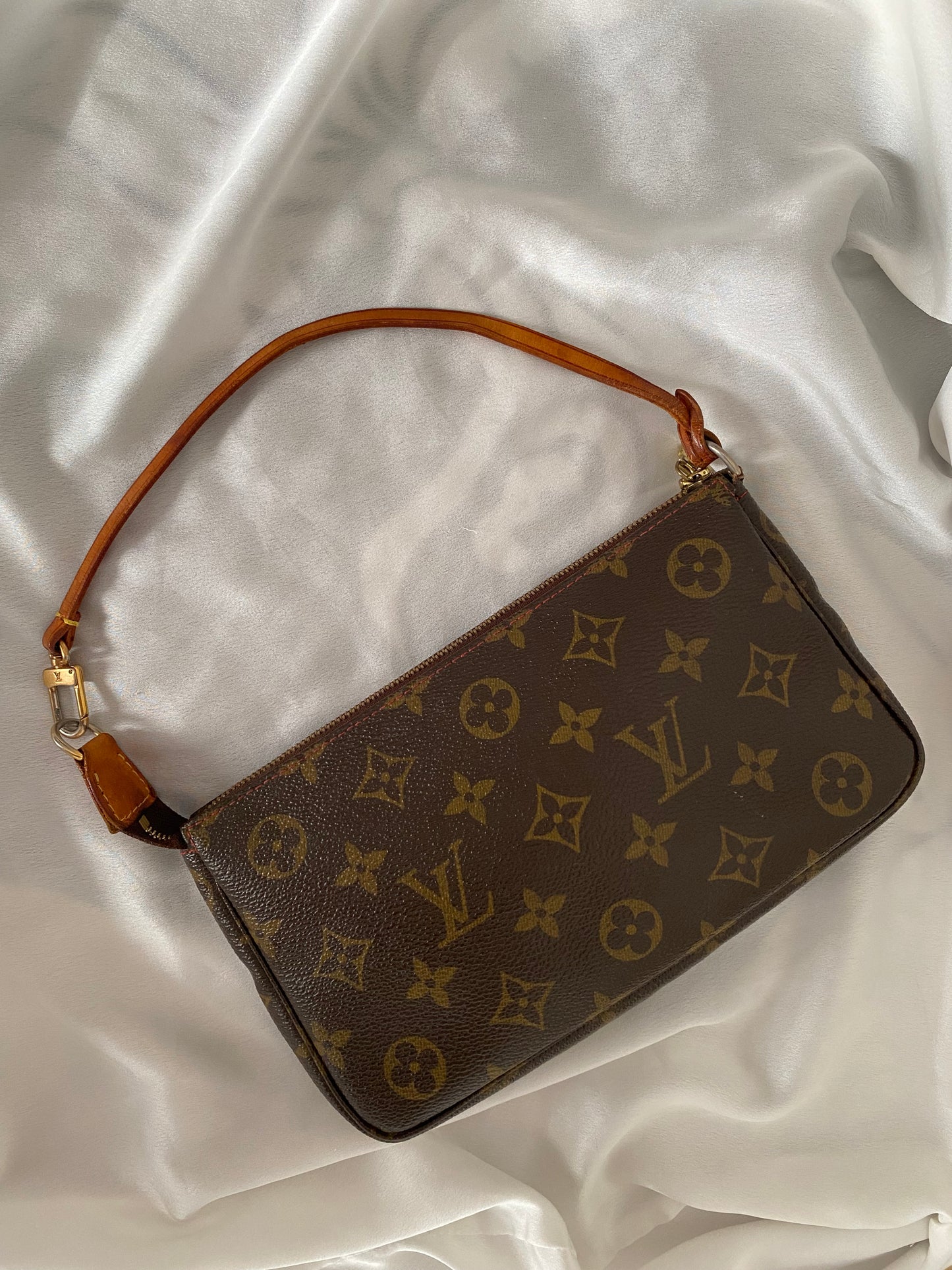 Louis Vuitton pochette accessoire cerises