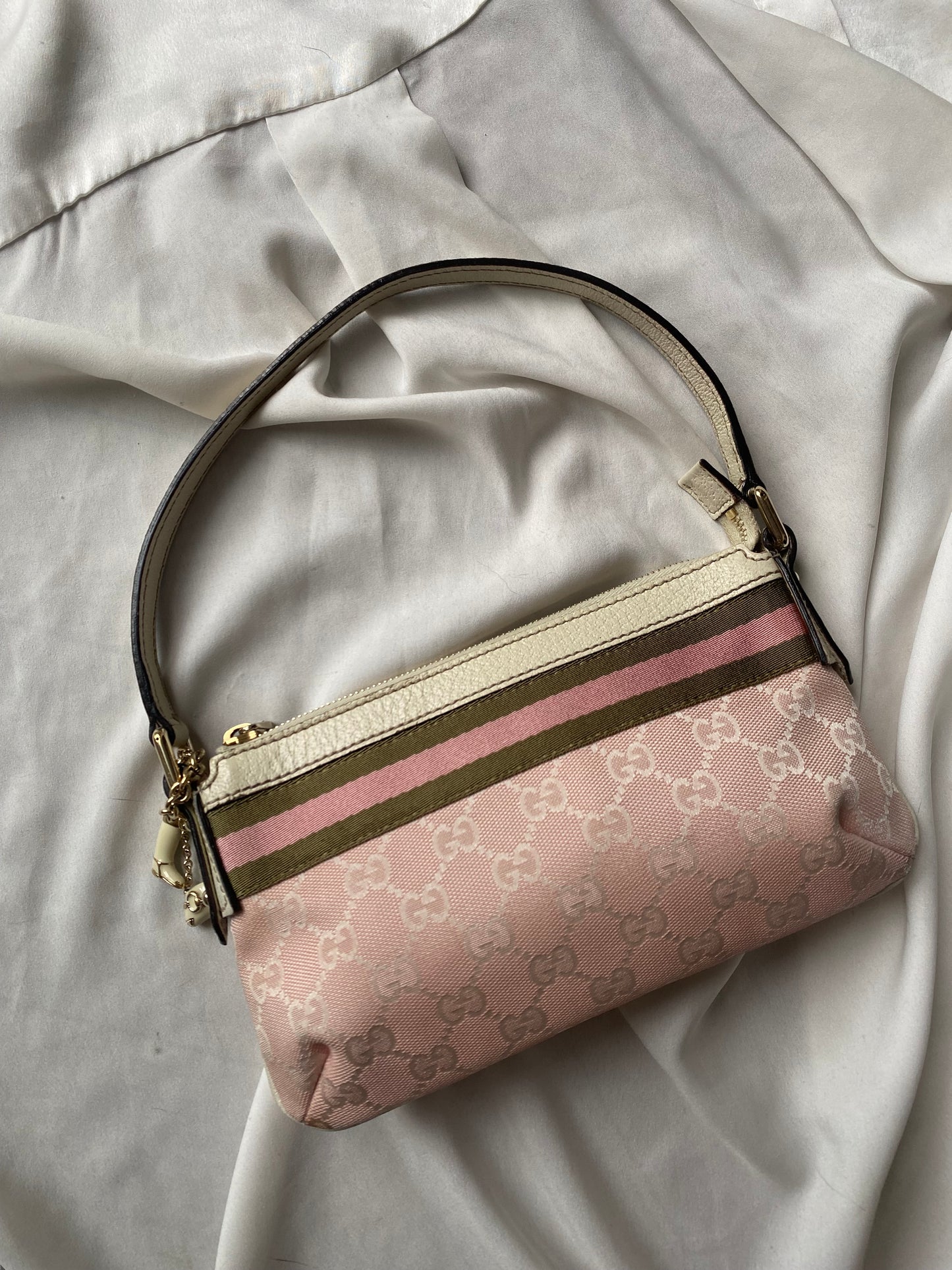 Gucci sherry line pochette monogram rosa