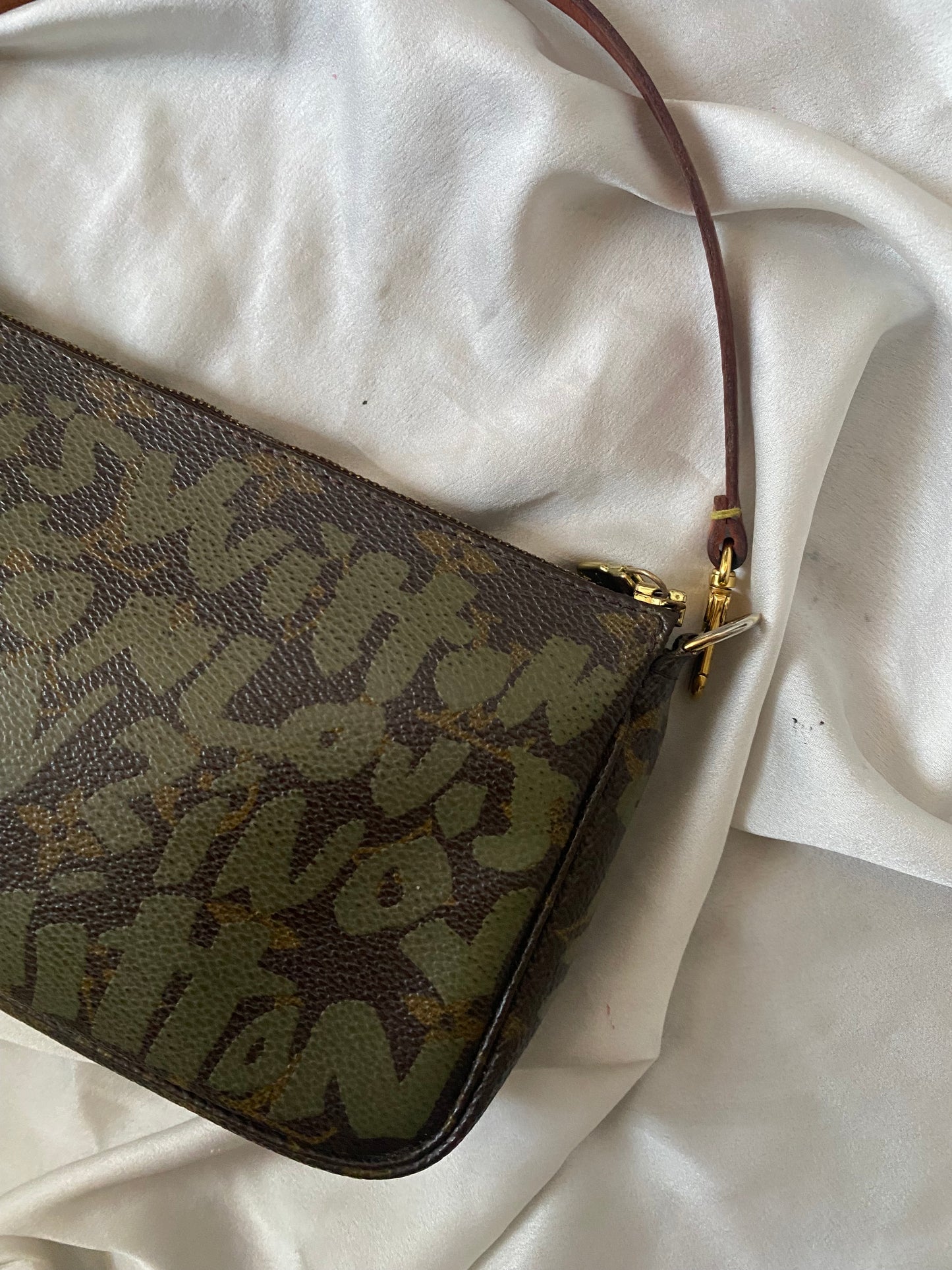 Louis Vuitton x Stephen Sprouse pochette accessoire green graffiti