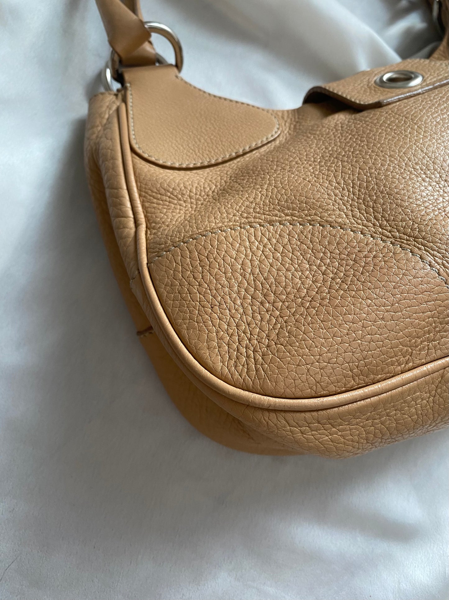 Prada moon cammello pelle martellata