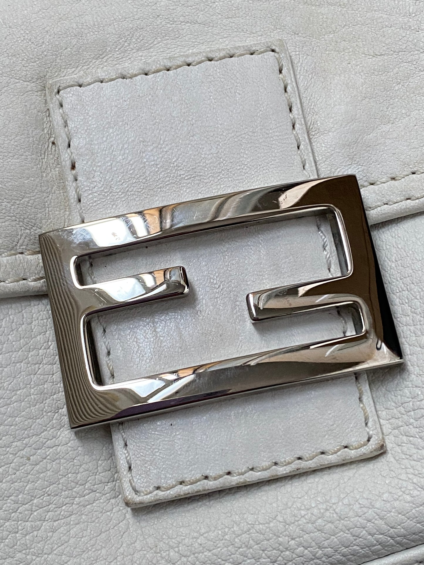 Fendi mini mamma pelle bianca