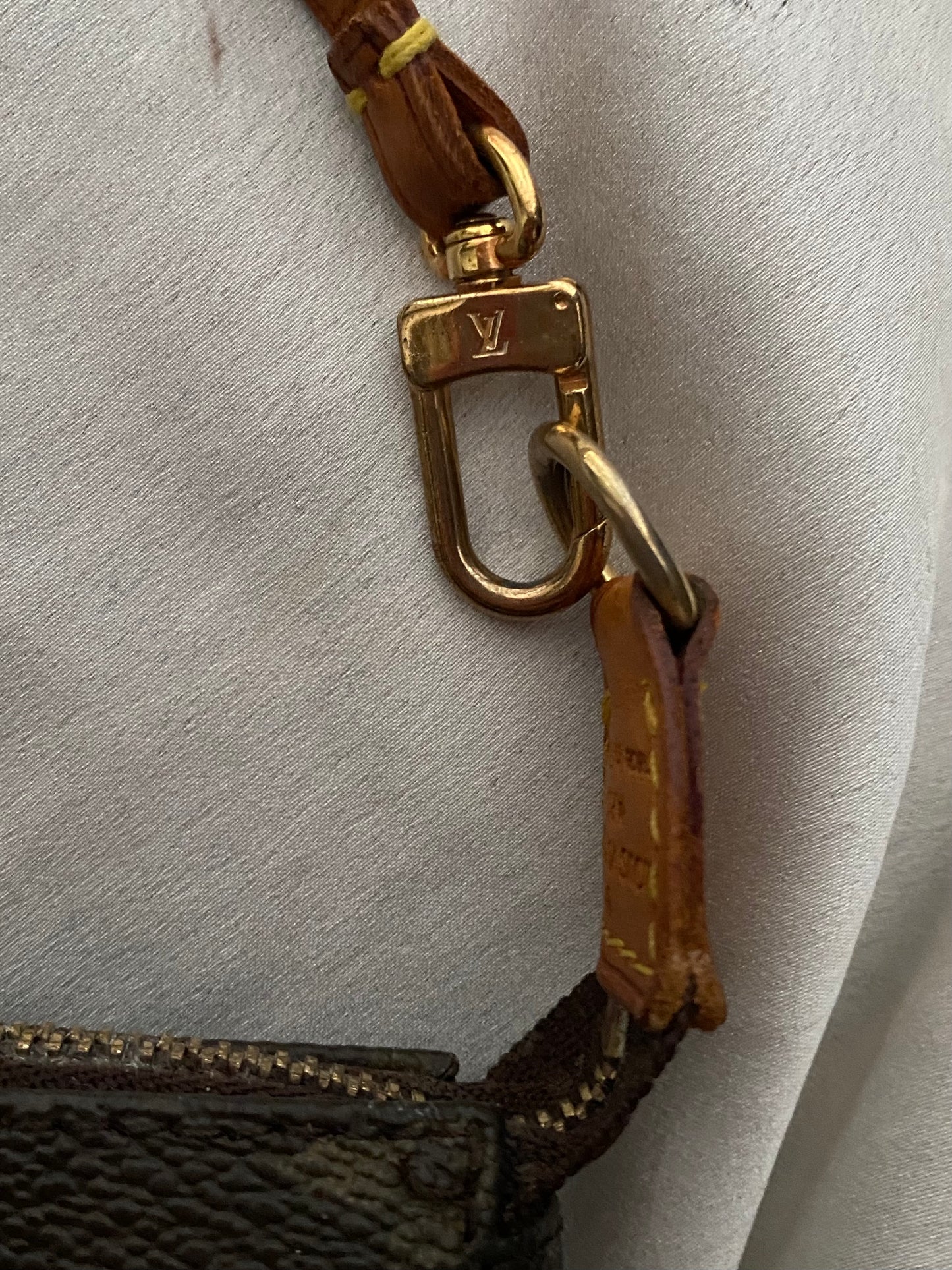 Louis Vuitton x Stephen Sprouse pochette accessoire white graffiti