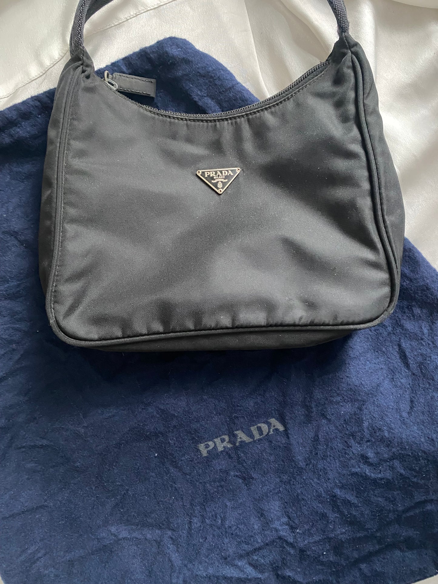 Prada mini hobo black con dustbag