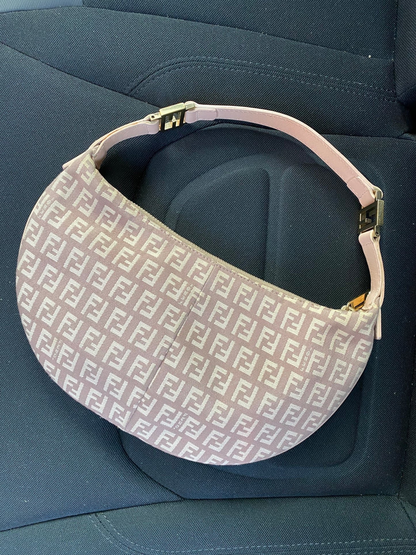 Fendi croissant monogram zucchino media