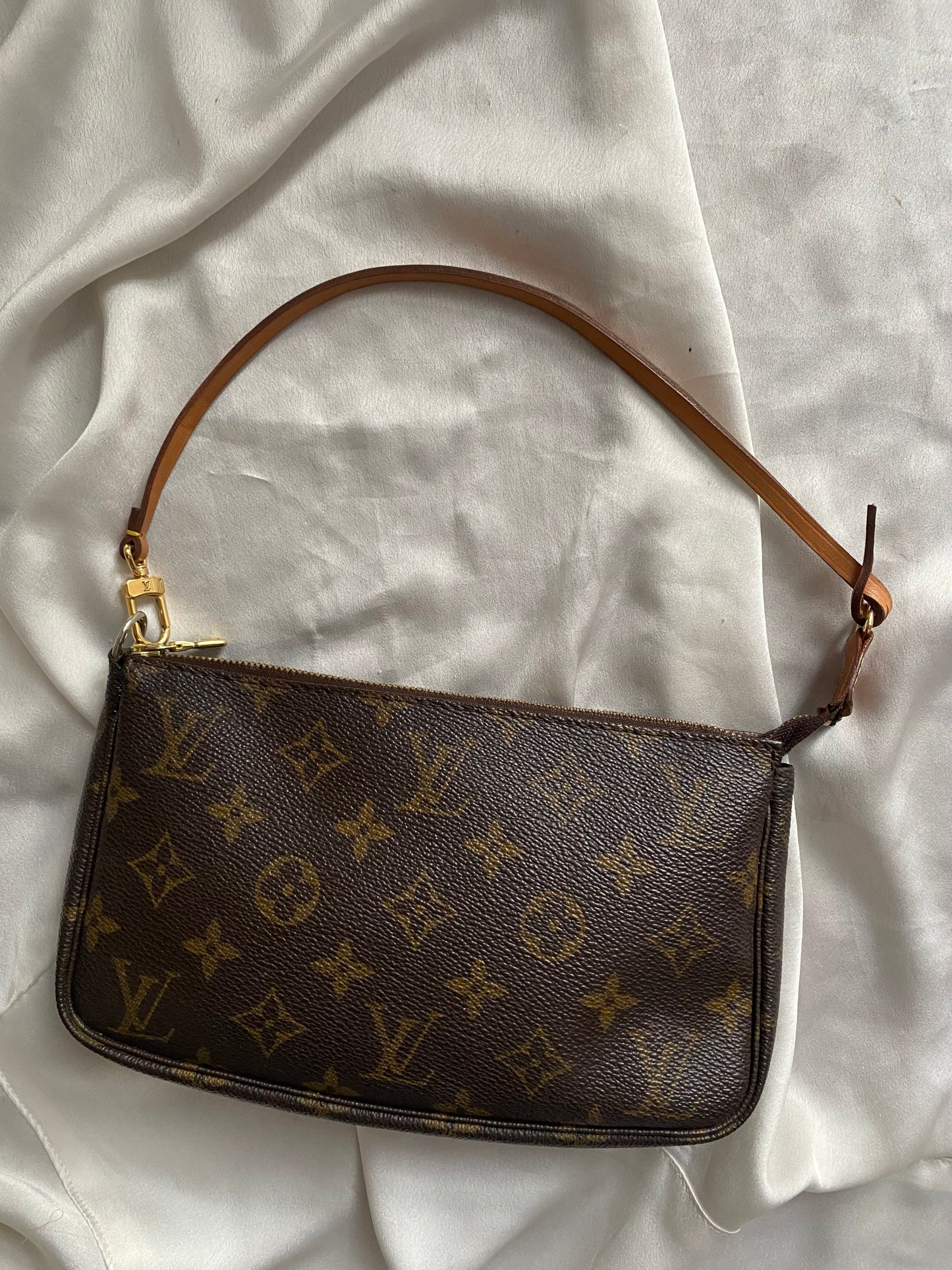 Louis Vuitton pochette accessoire ottime condizioni