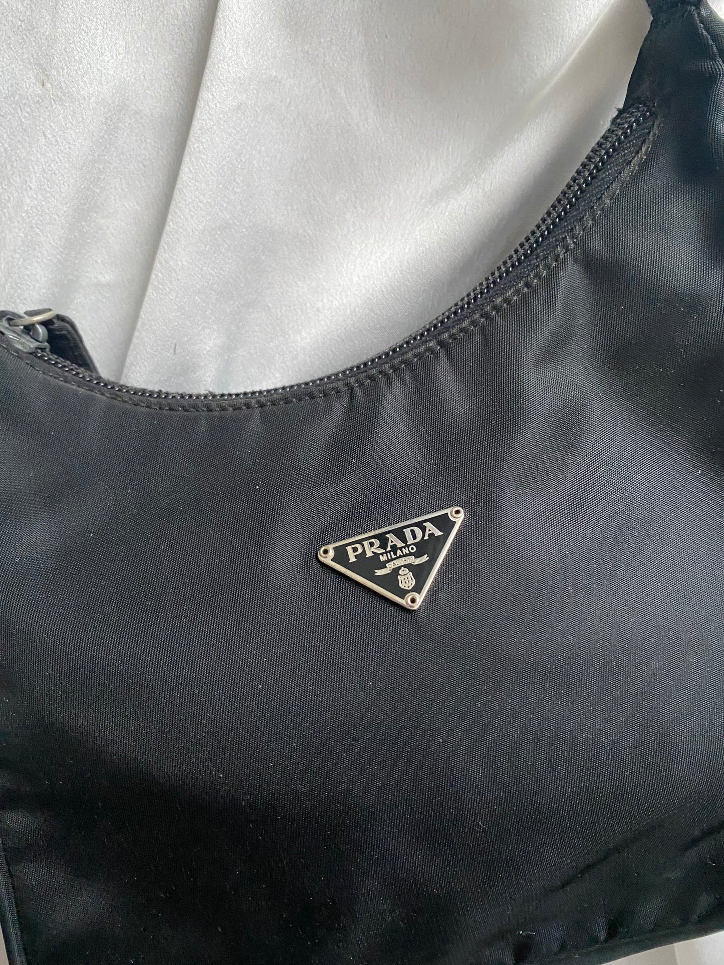 Prada mini hobo black con dustbag