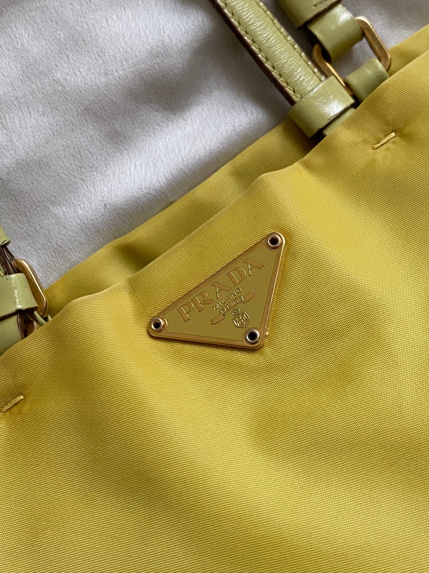 Prada tote nylon giallo lime