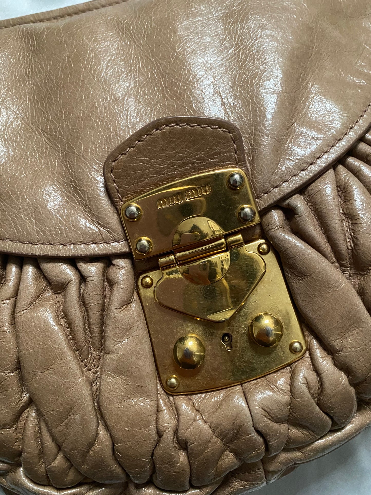 Miu miu coffer beige