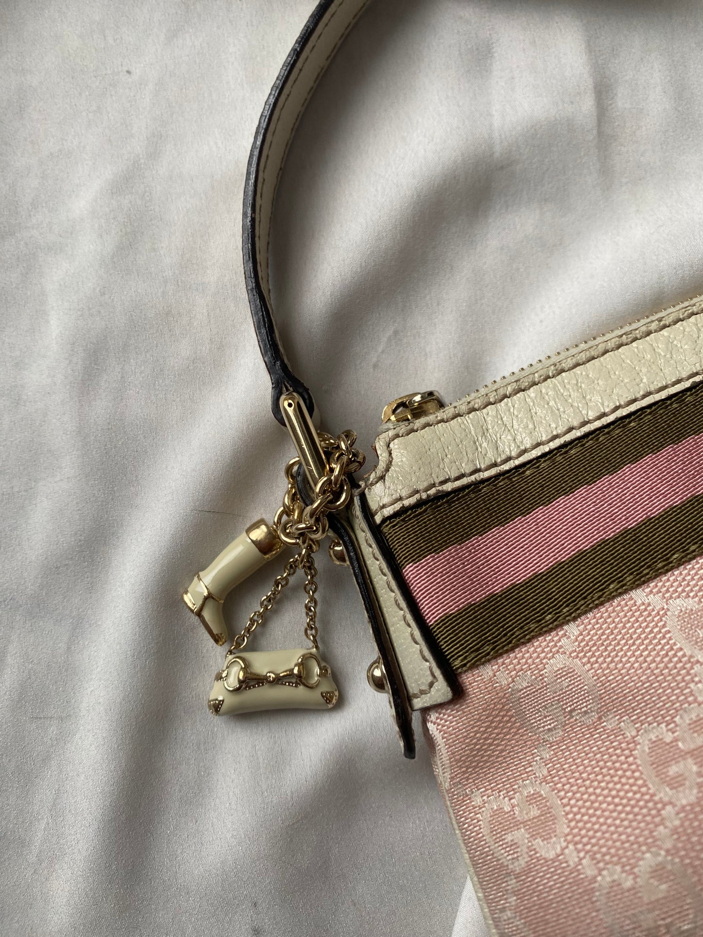 Gucci sherry line pochette monogram rosa