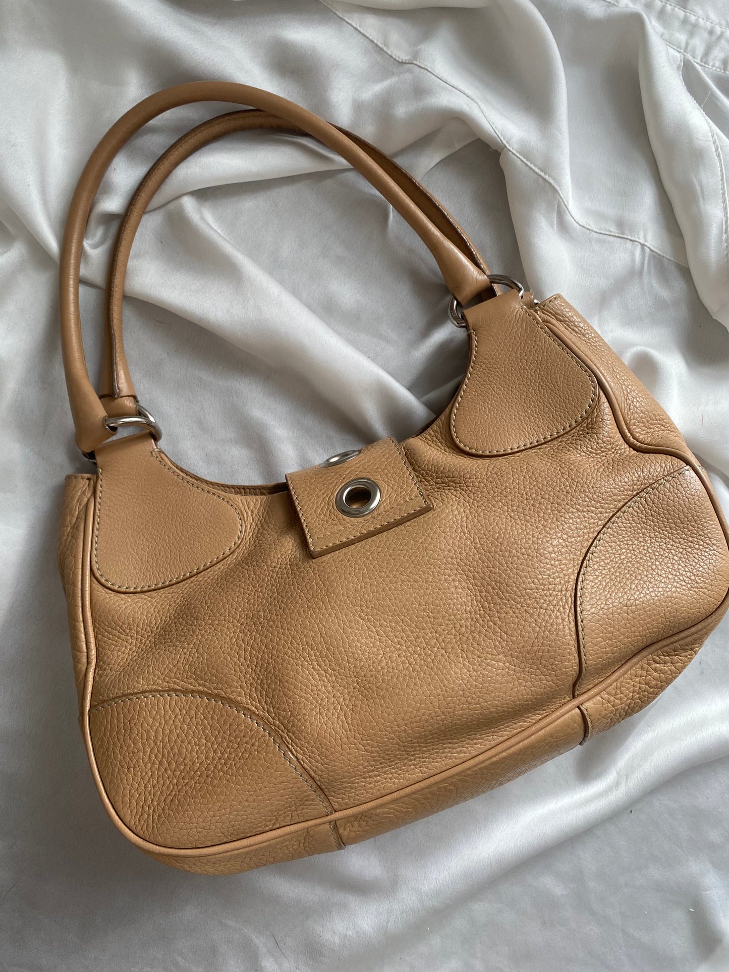 Prada moon cammello pelle martellata