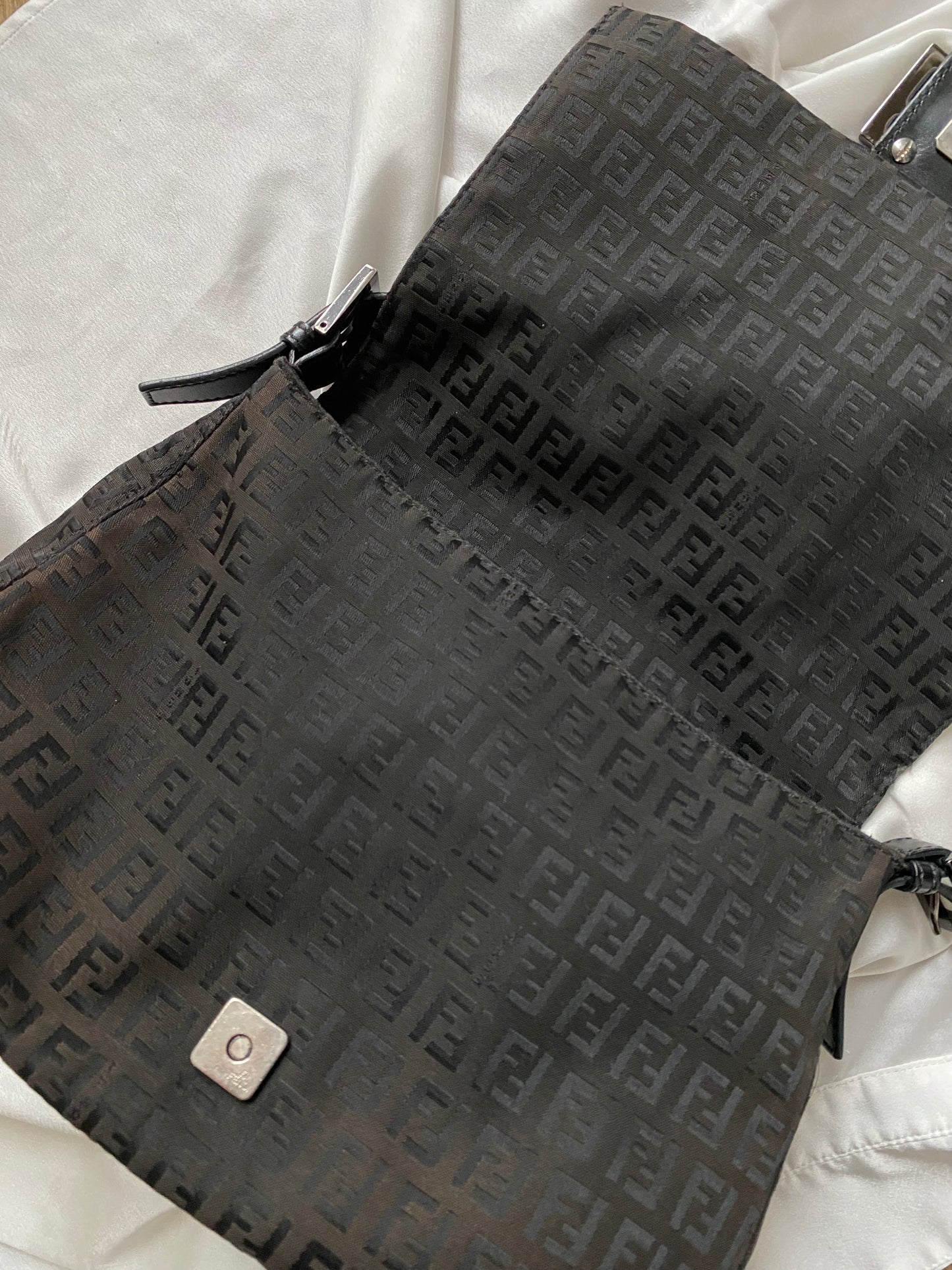 Fendi mamma baguette monogram zucchino nera riflessi marroni