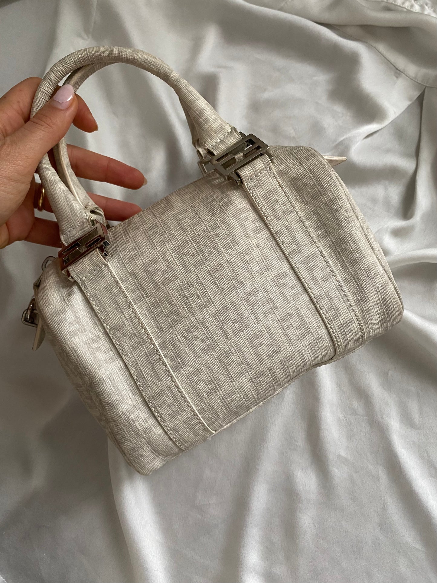 Mini bauletto Fendi monogram zucchino bianco e grigio