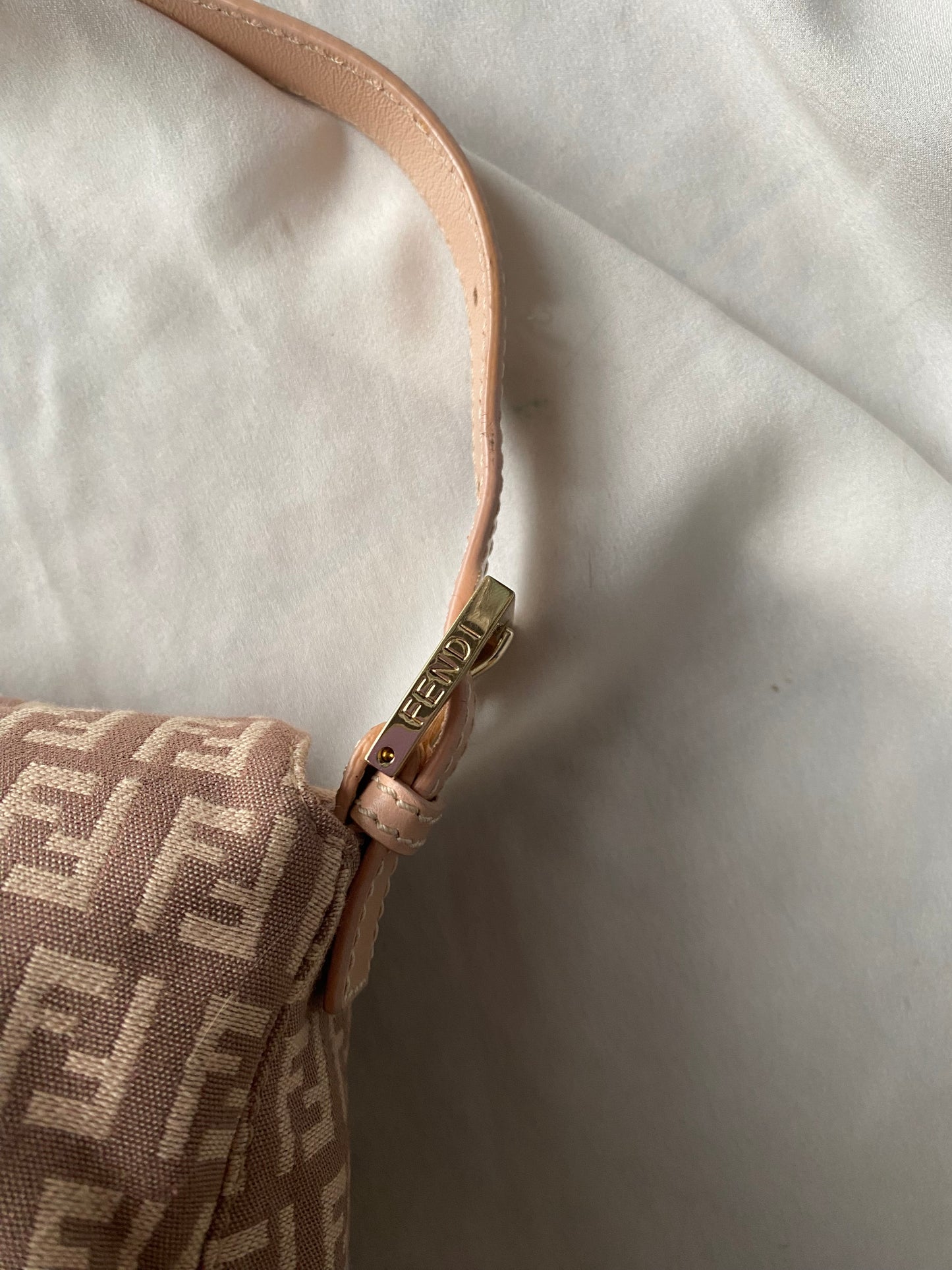 Fendi baguette double flap rosa e beige