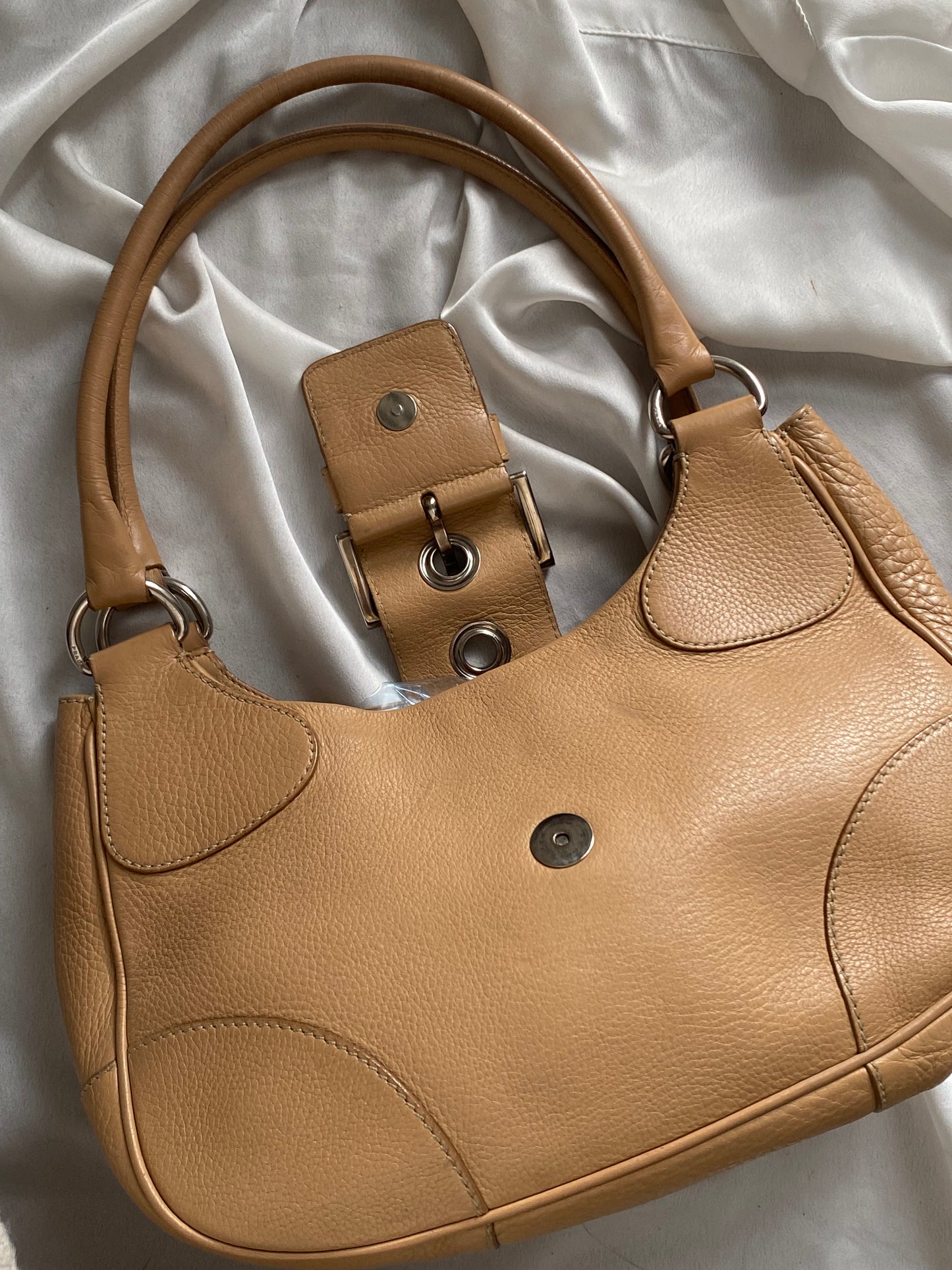 Prada moon cammello pelle martellata