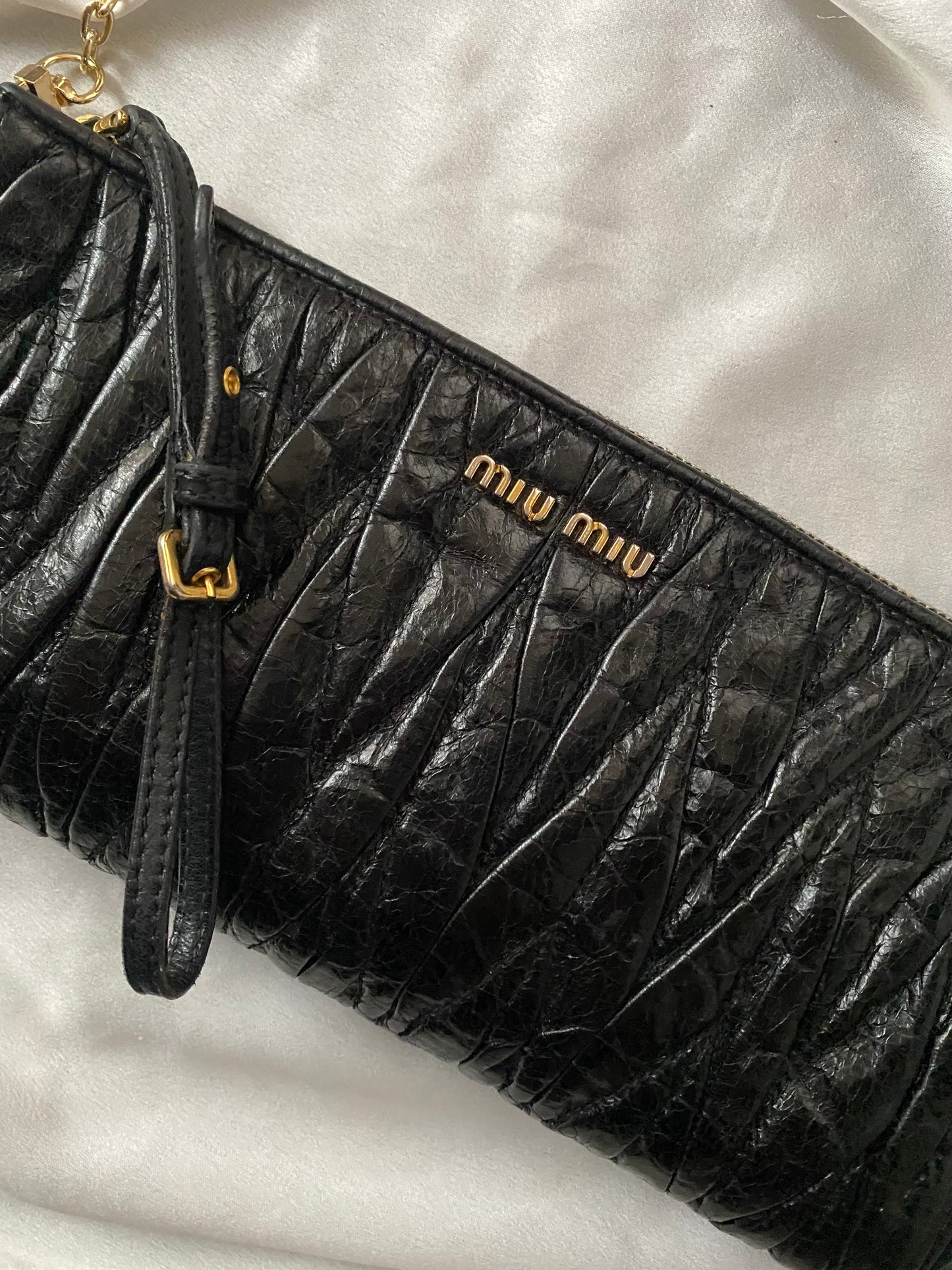Miu miu pochette matelasse nera con dustbag