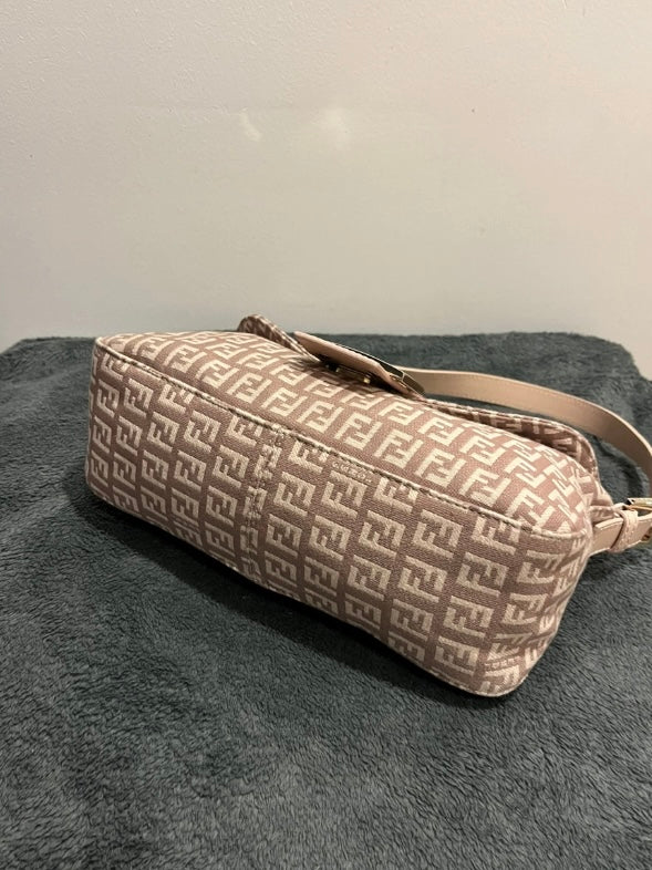 Fendi baguette monogram rosa
