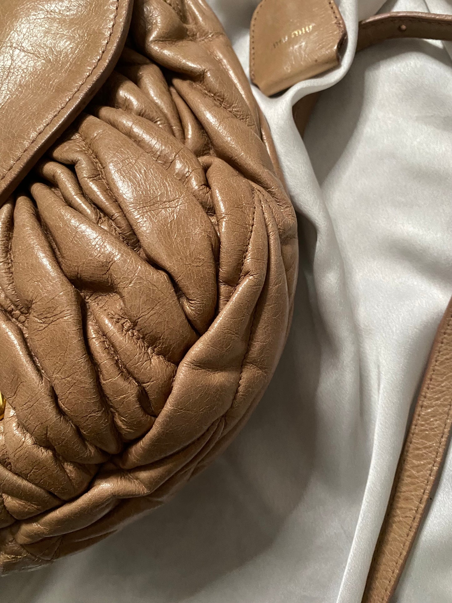 Miu miu coffer beige