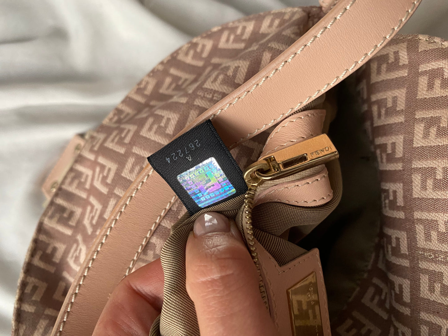 Fendi baguette double flap rosa e beige