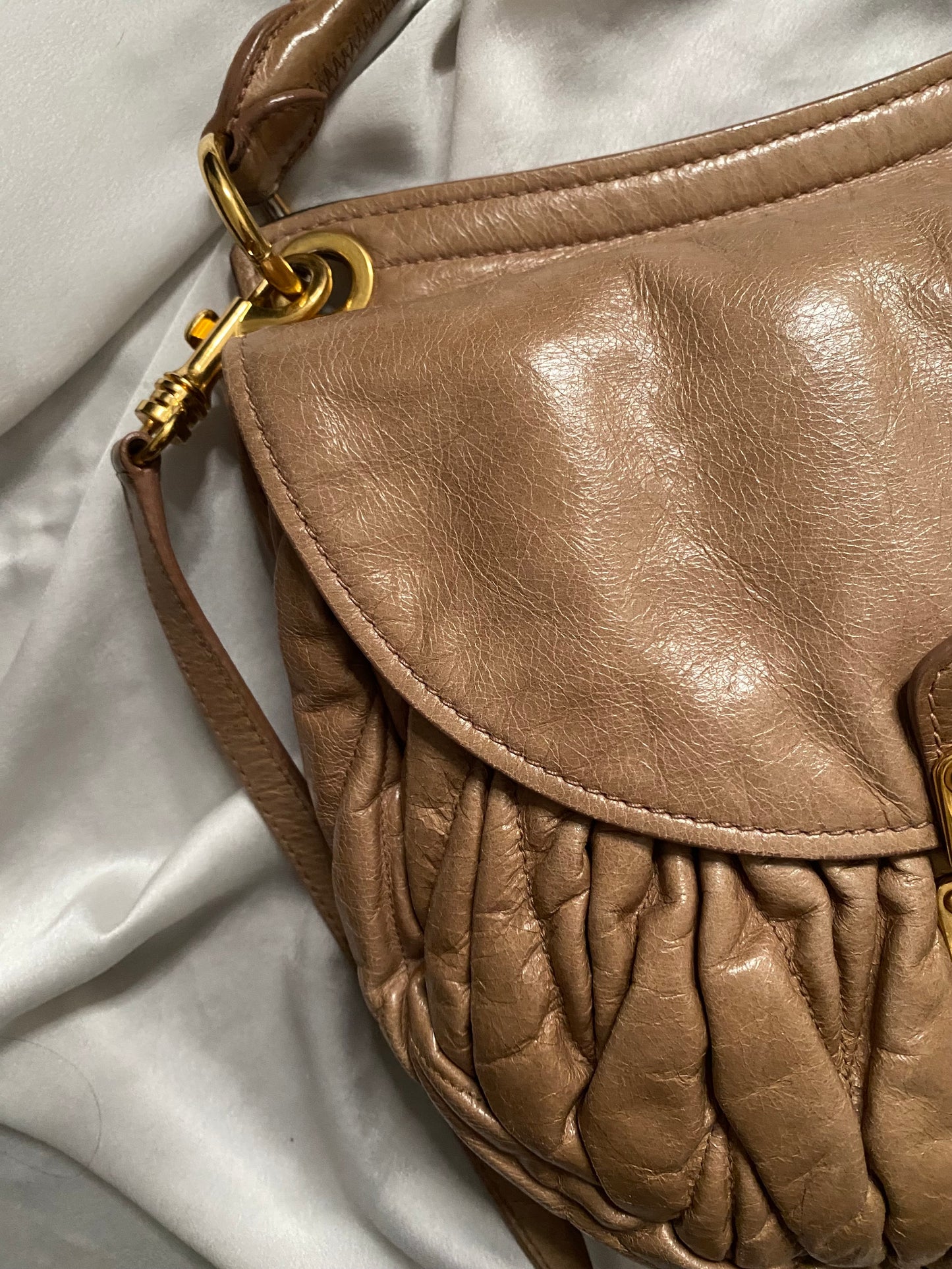 Miu miu coffer beige