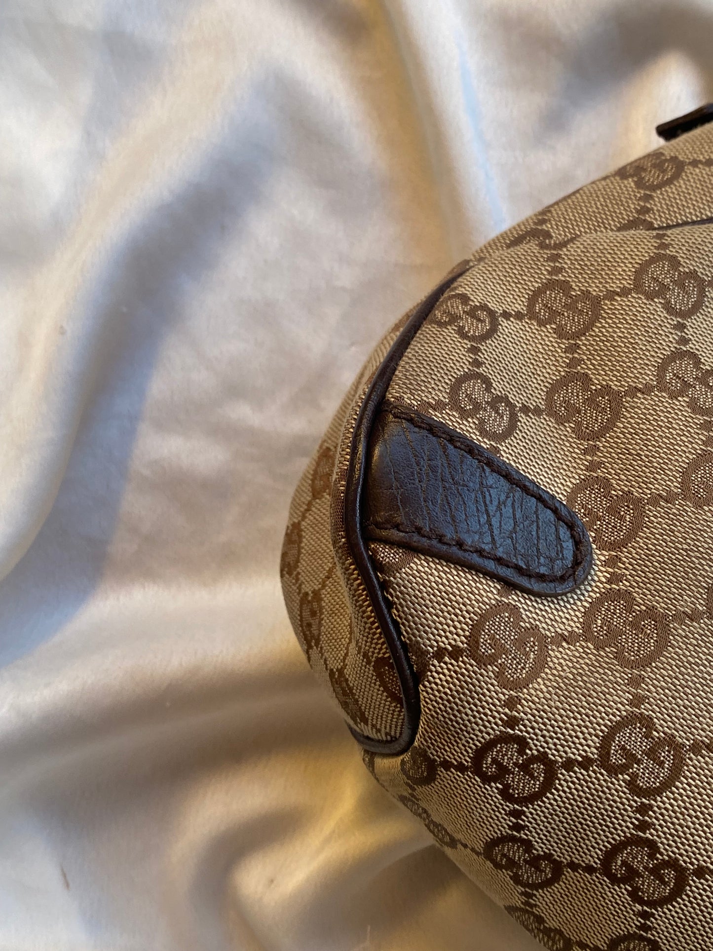 Gucci horsebit monogram beige