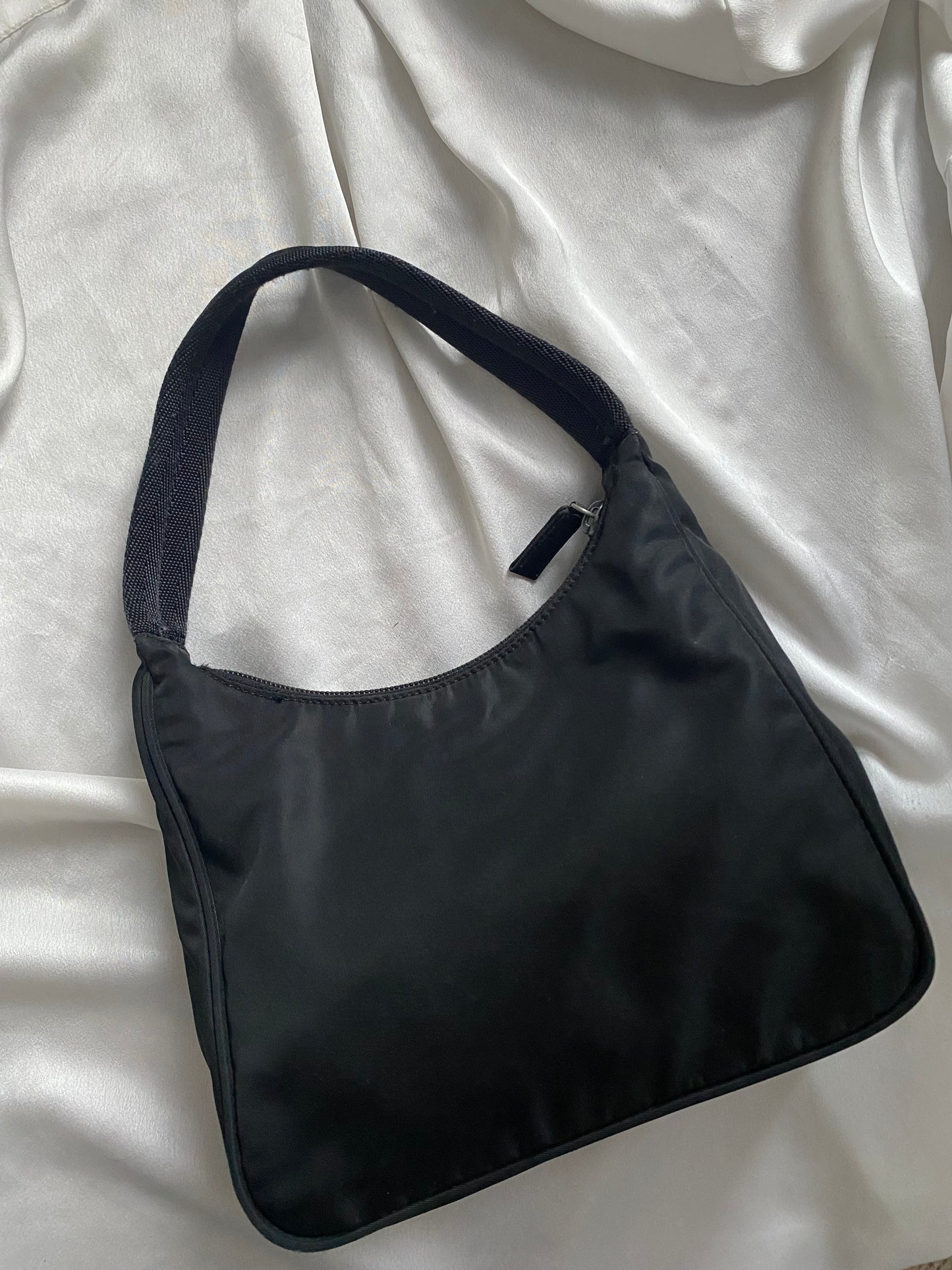 Prada mini hobo black con dustbag
