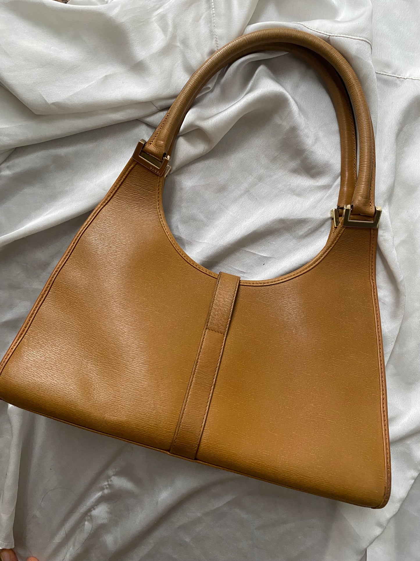 Gucci bardot hazelnut