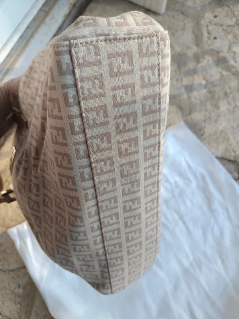 Fendi tote zucchino beige