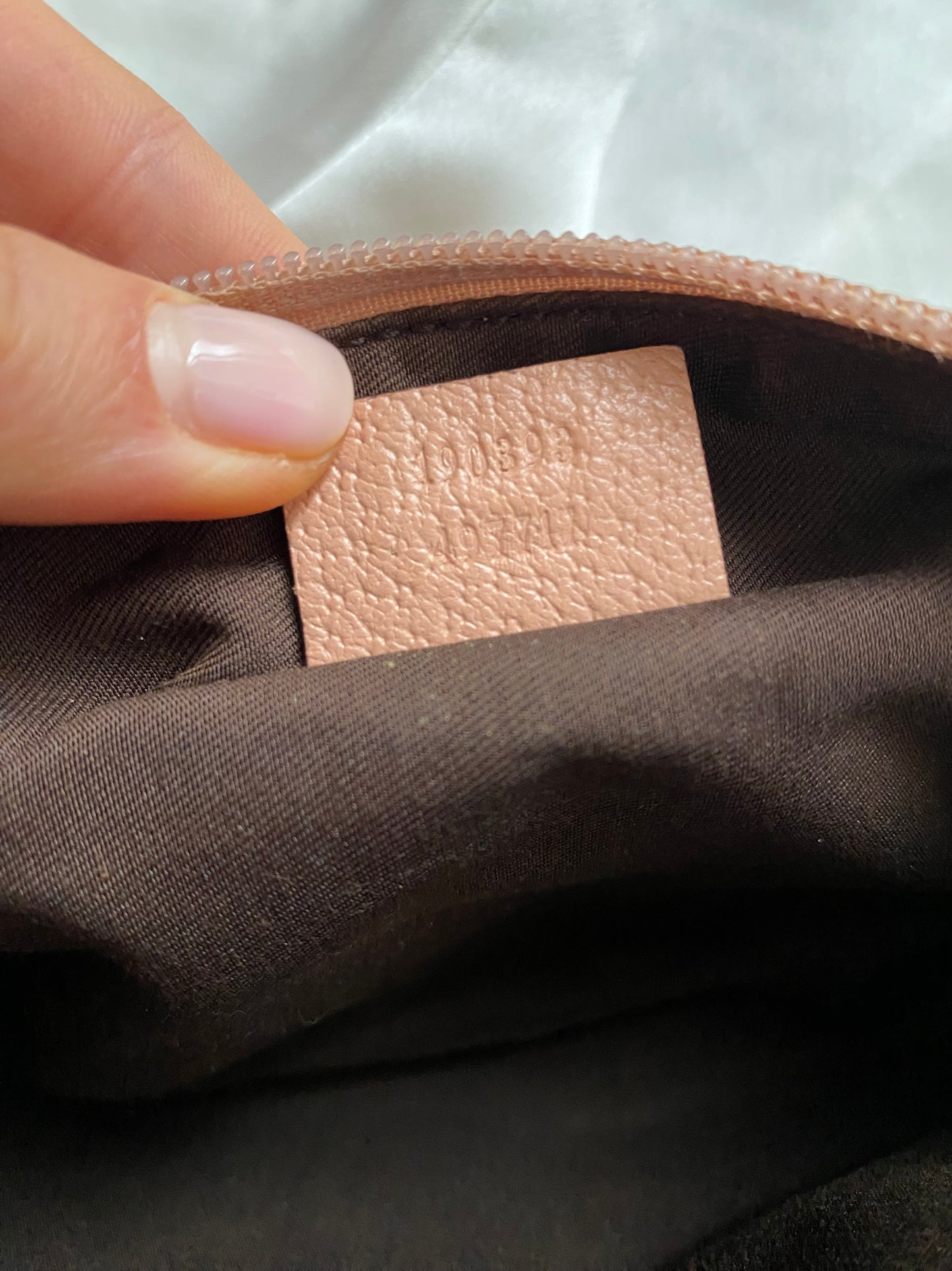 Gucci pretty boat rosa pelle martellata