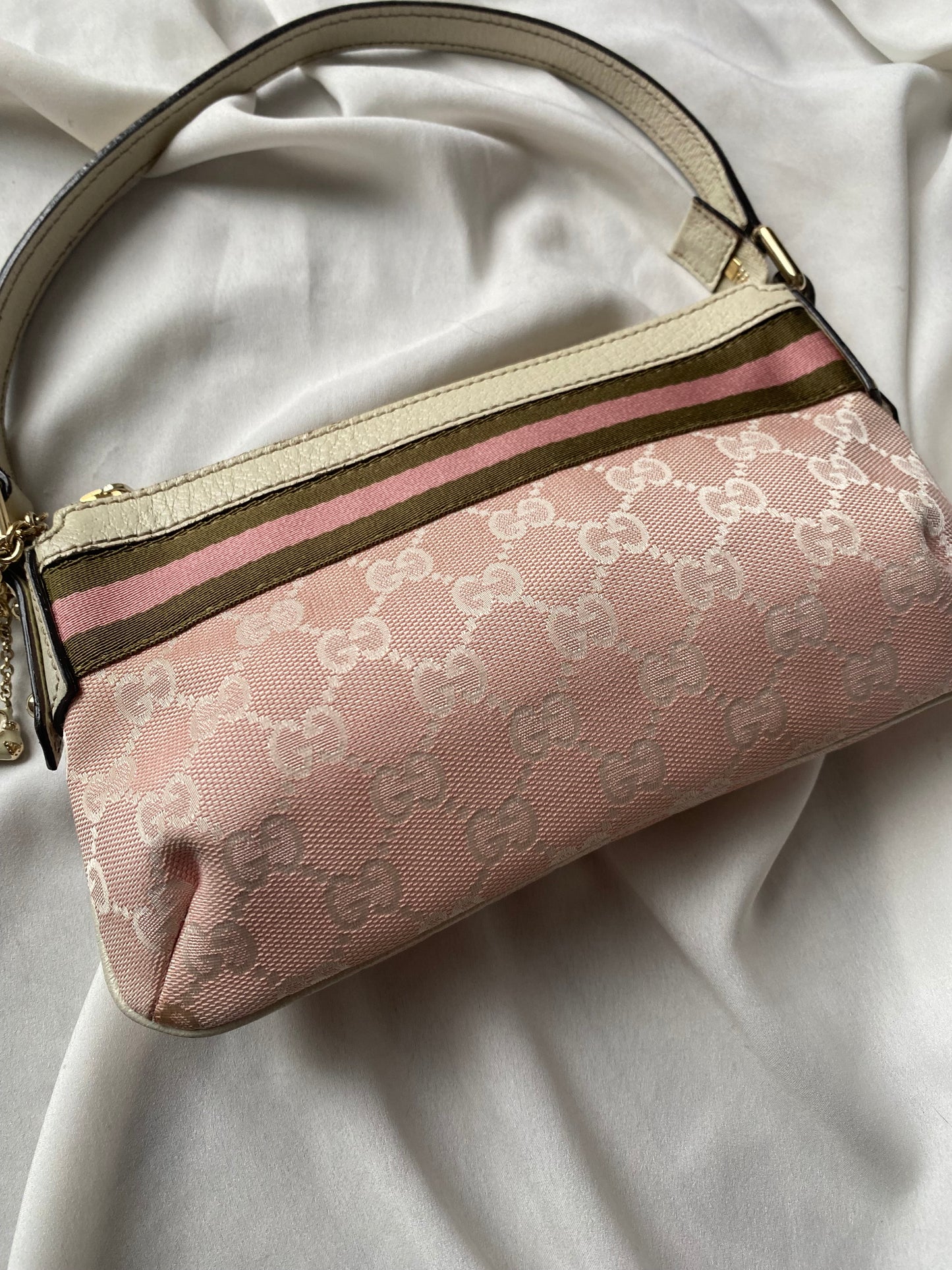 Gucci sherry line pochette monogram rosa