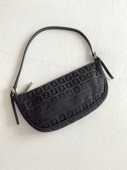 Fendi baguette half moon zucchino nera
