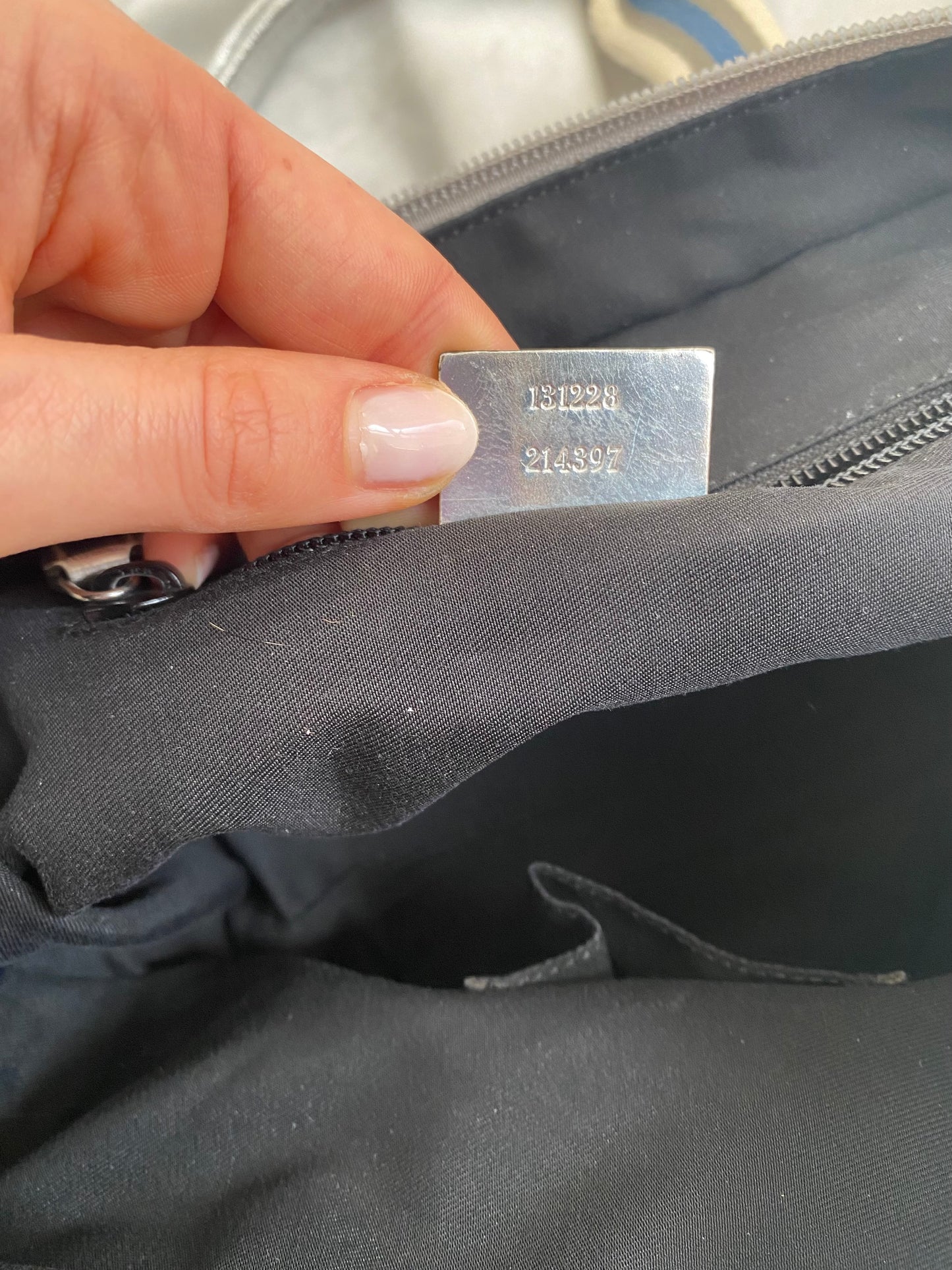 Gucci Shelly argento metallizzato