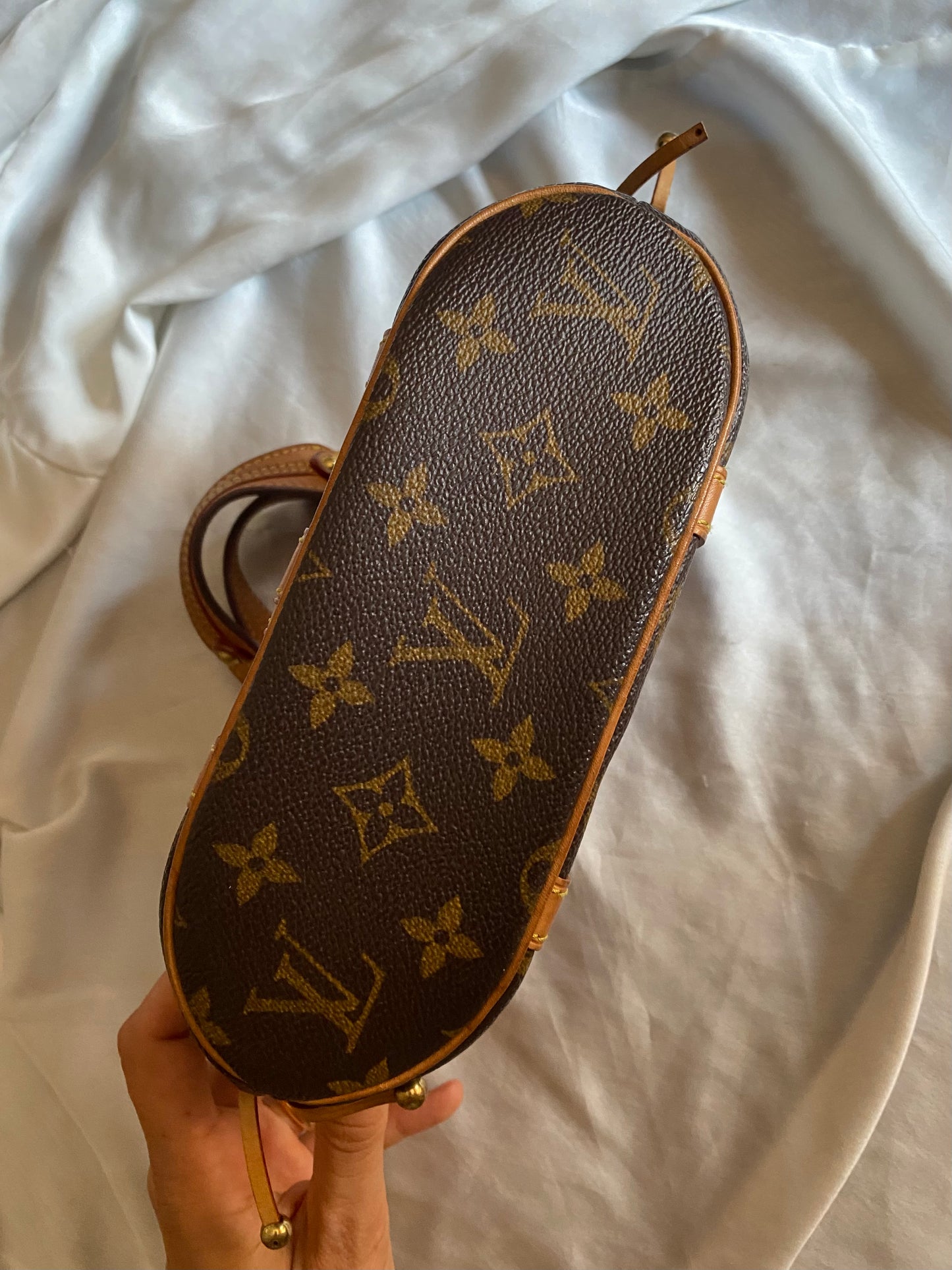 Louis Vuitton Theda pm