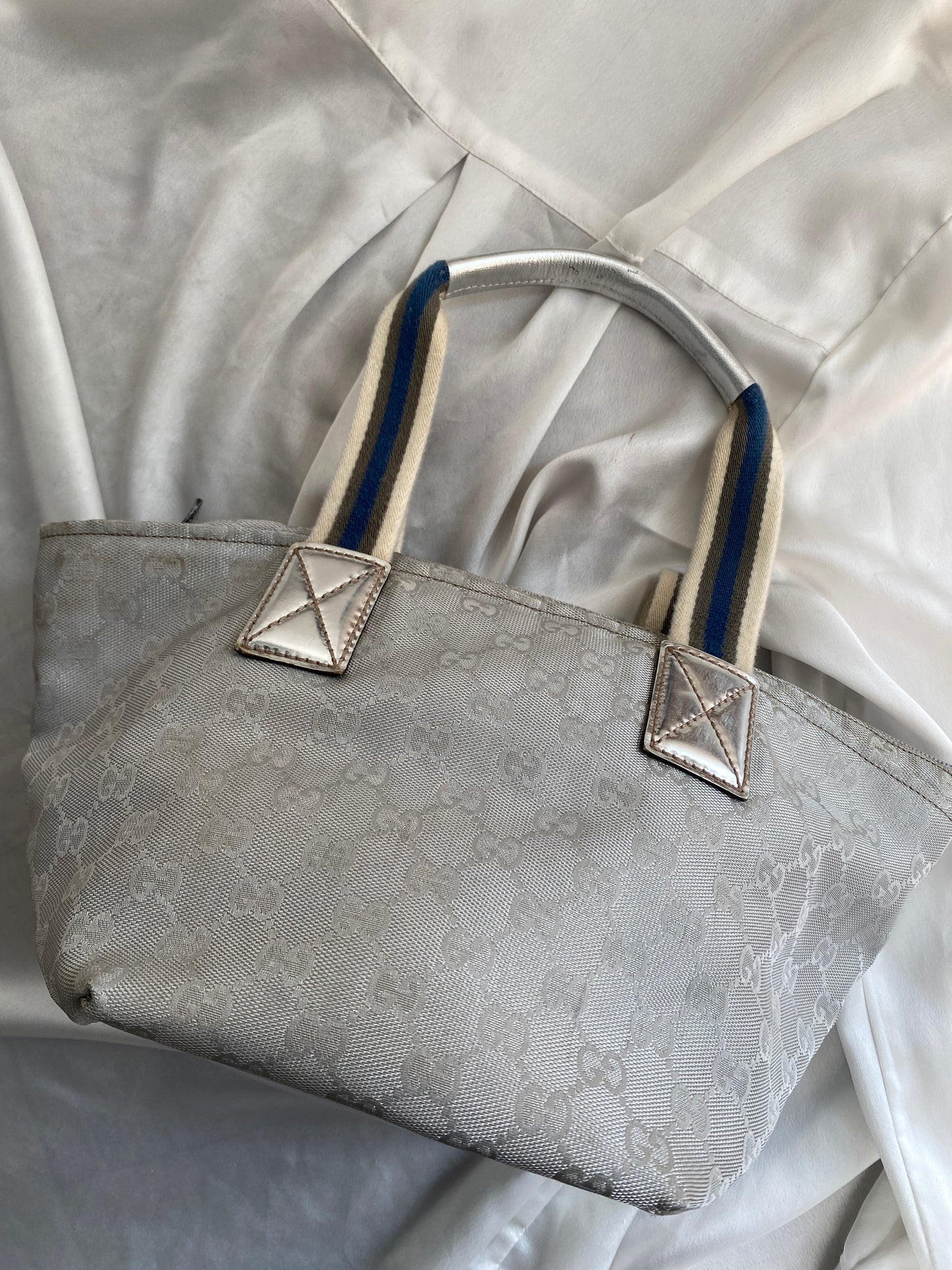 Gucci Shelly argento metallizzato
