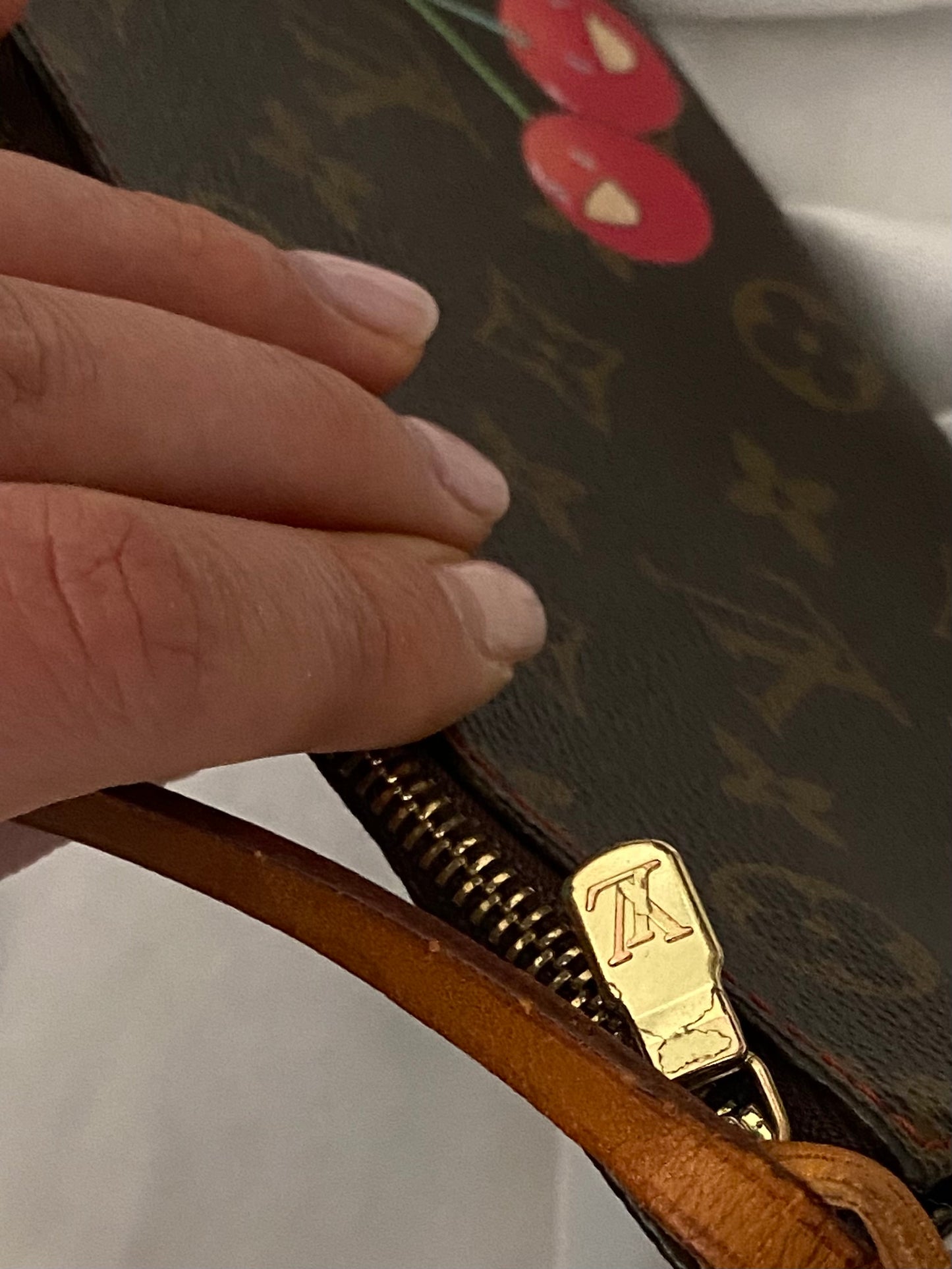 Louis Vuitton pochette accessoire cerises