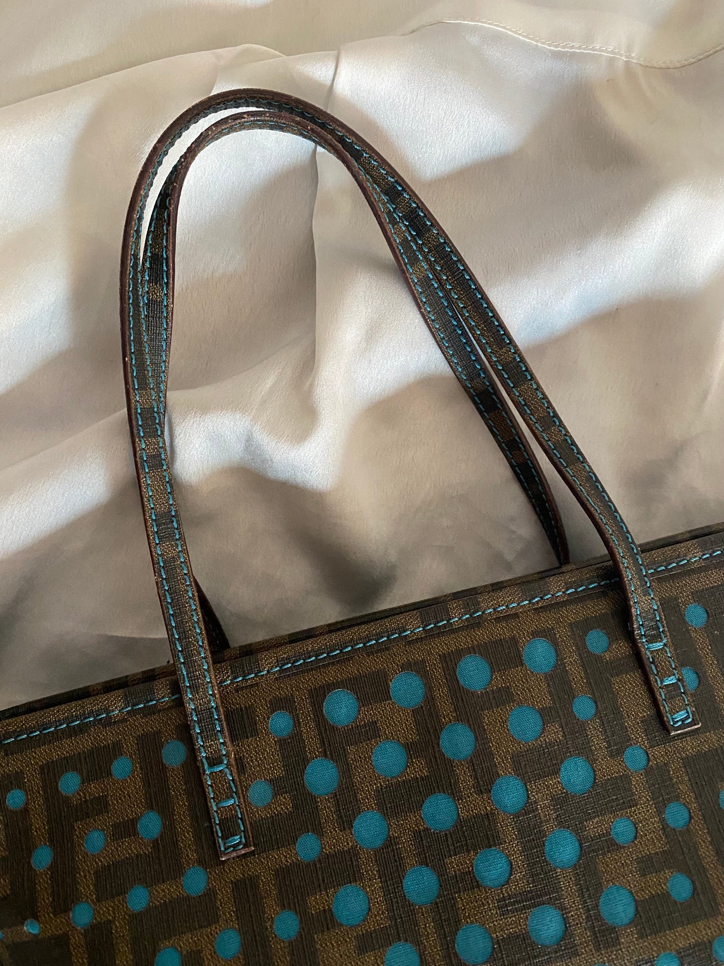 Fendi small roll tote zucca edizione limitata perforated tabacco e pavone