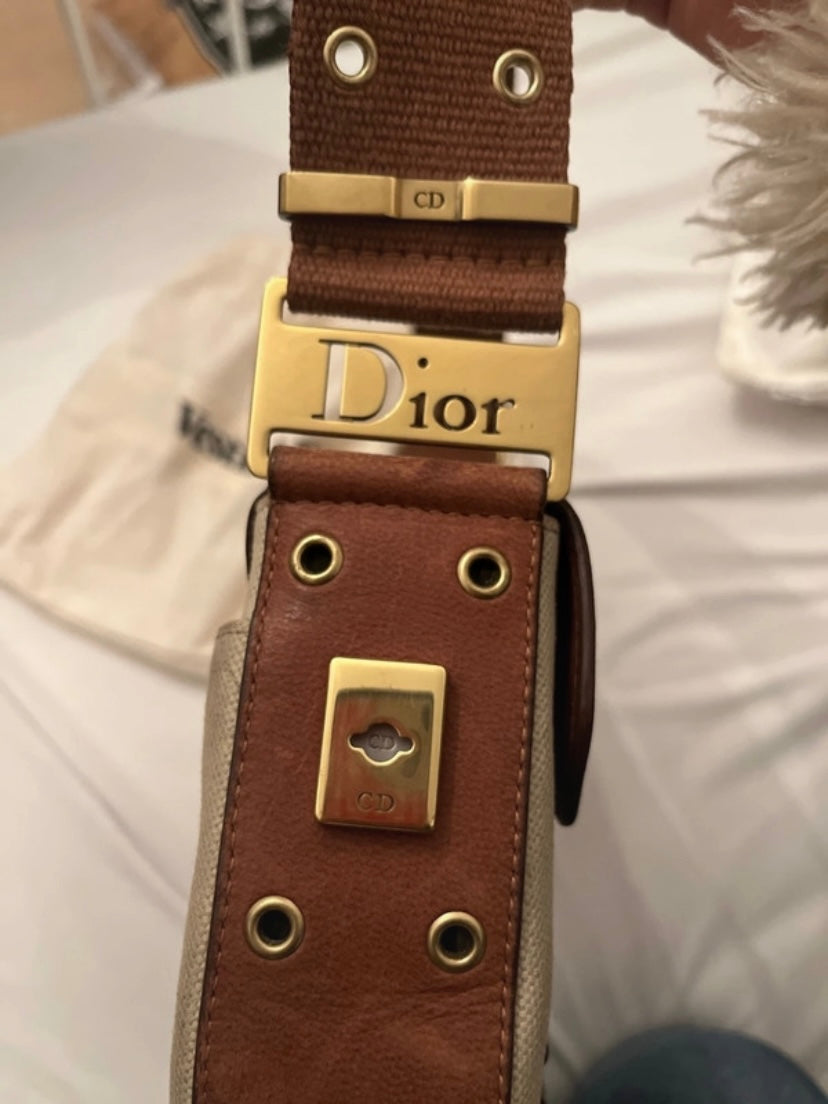 Dior Columbus street chic beige