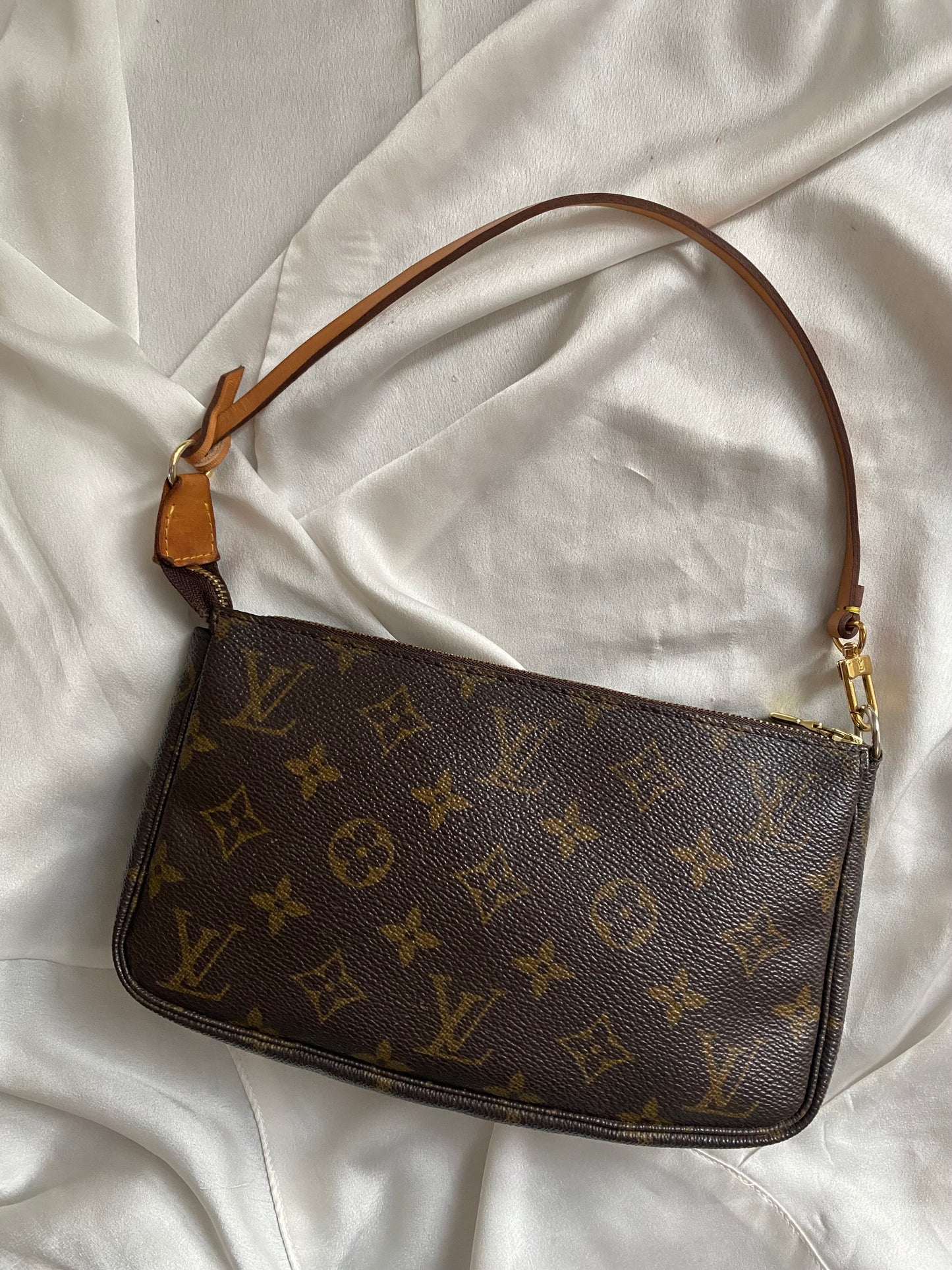 Louis Vuitton pochette accessoire ottime condizioni