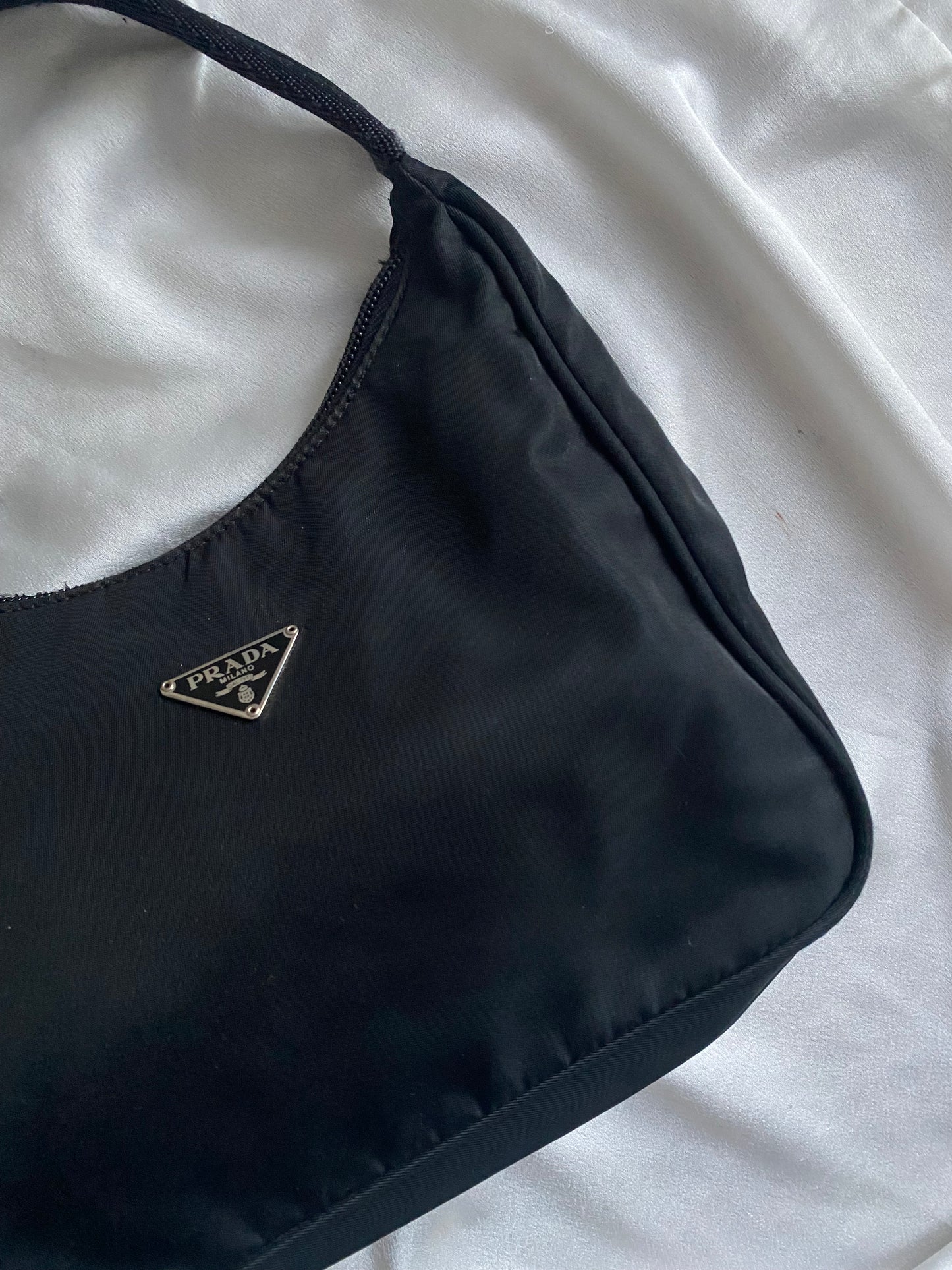 Prada mini hobo black con dustbag