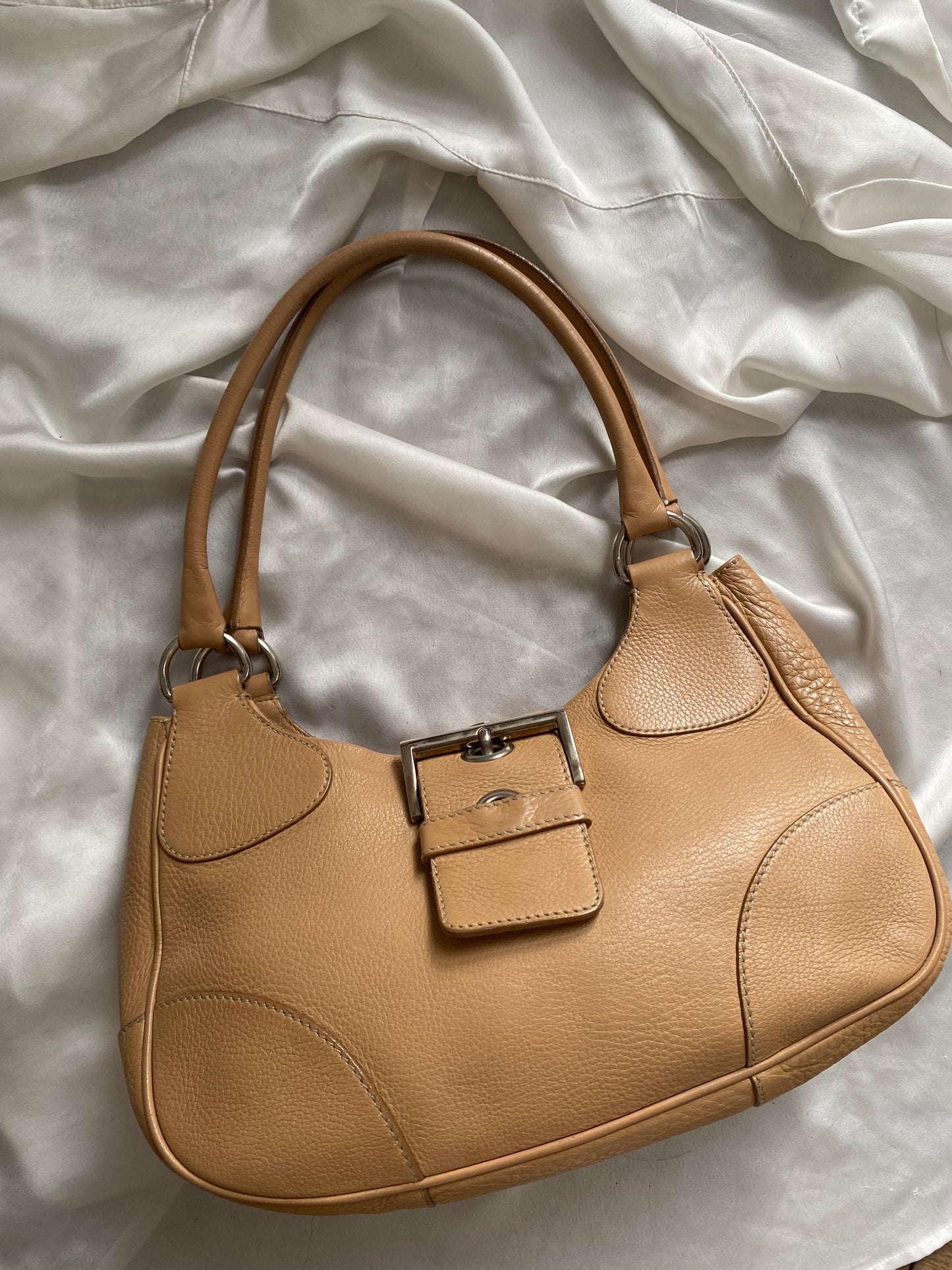 Prada moon cammello pelle martellata