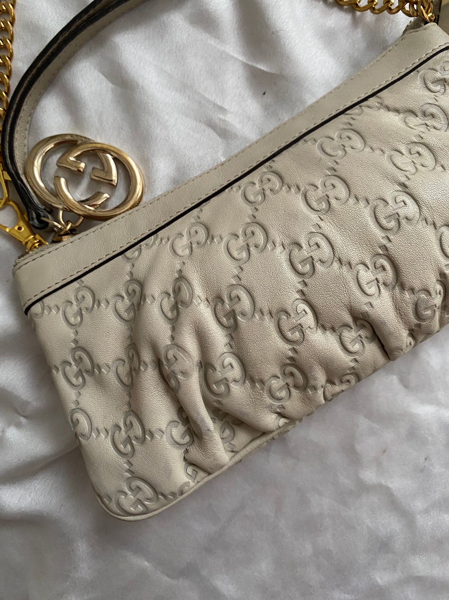 Gucci Pochette monogram panna pelle con maxi logo